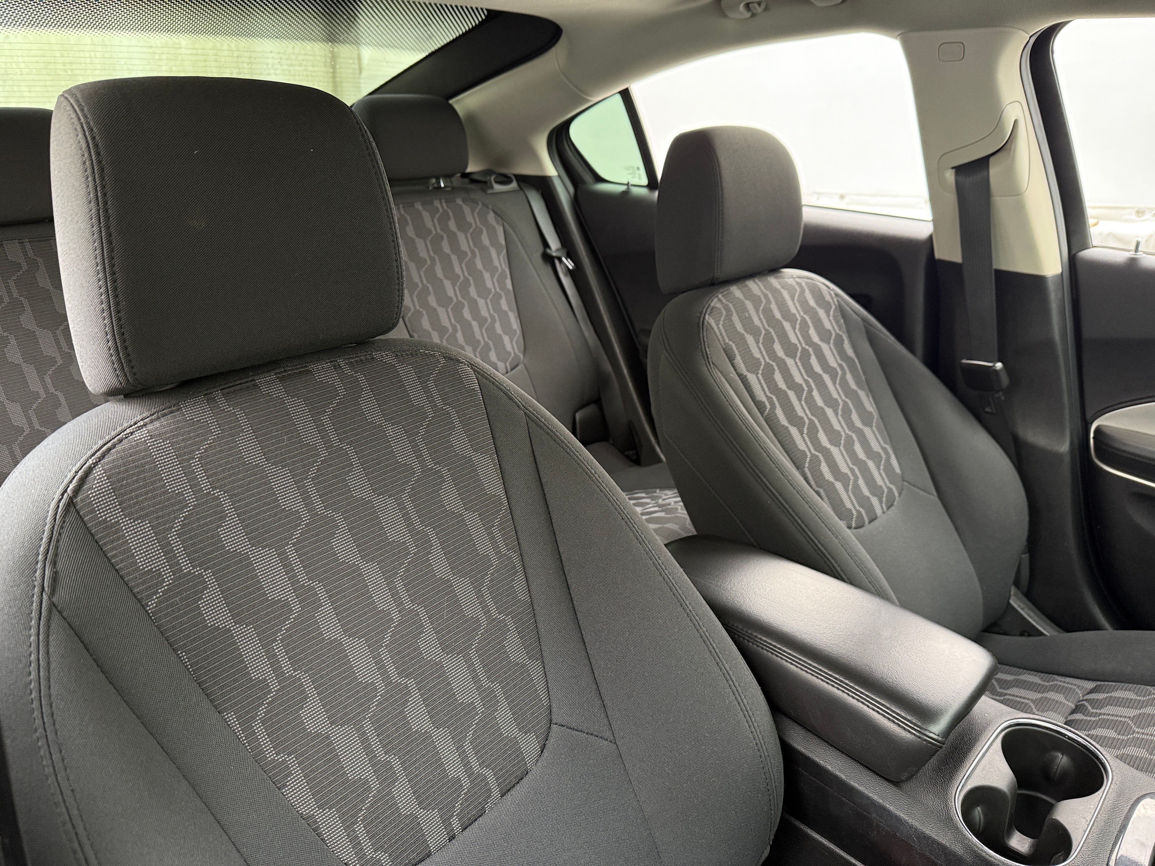 2015 Chevrolet Volt Base 2