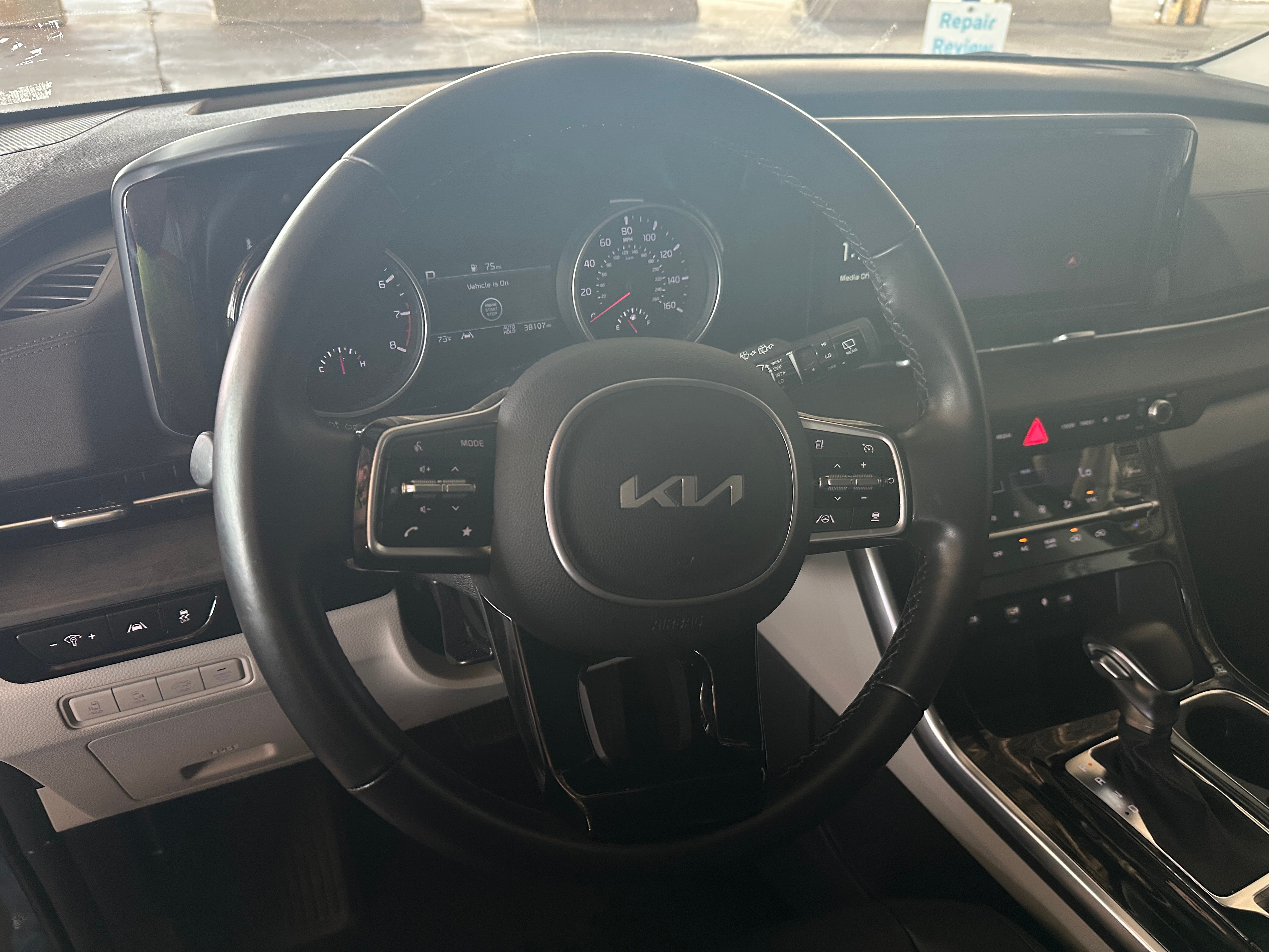 2023 Kia Carnival EX 4