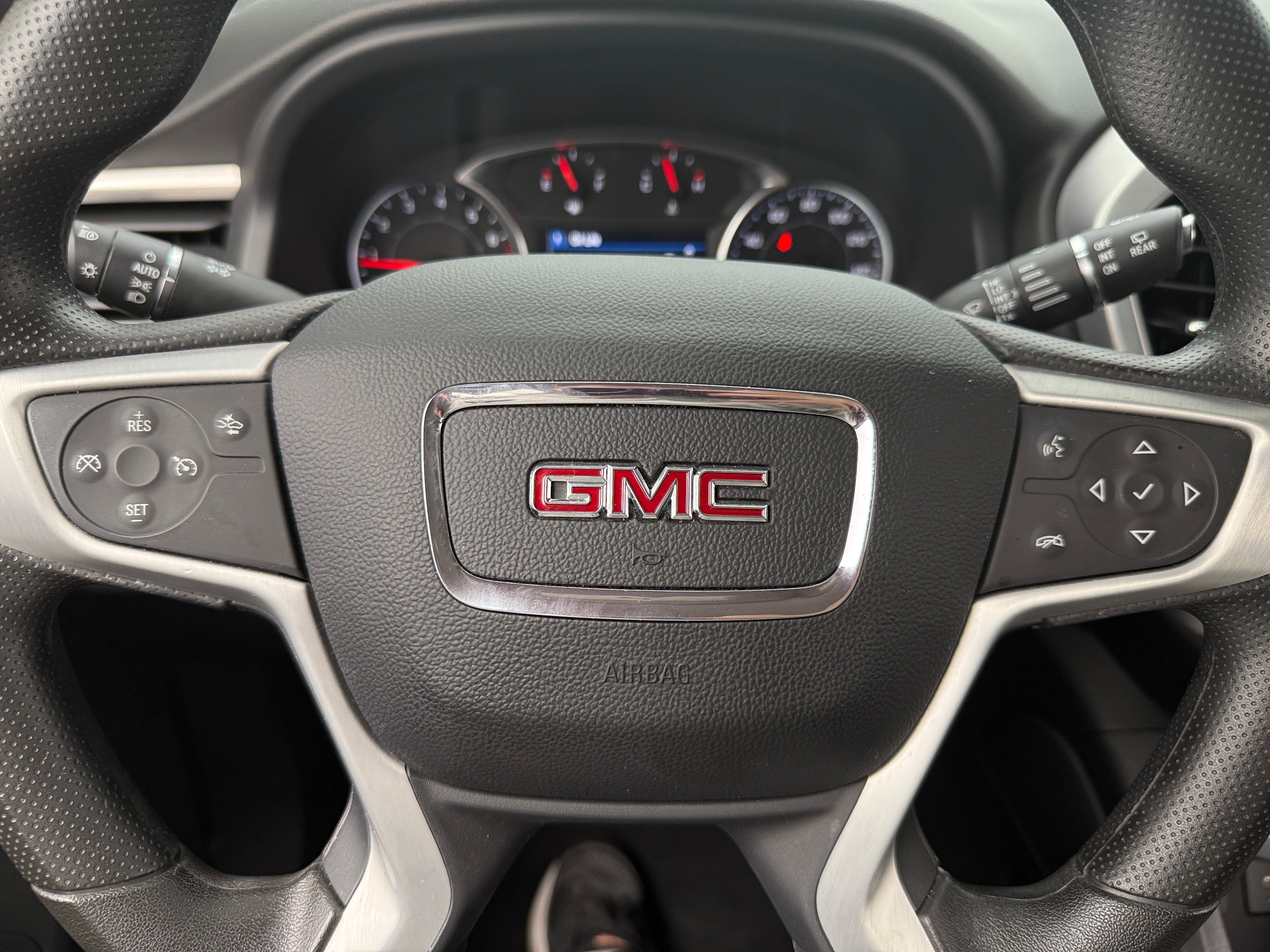 2023 GMC Acadia SLE 5
