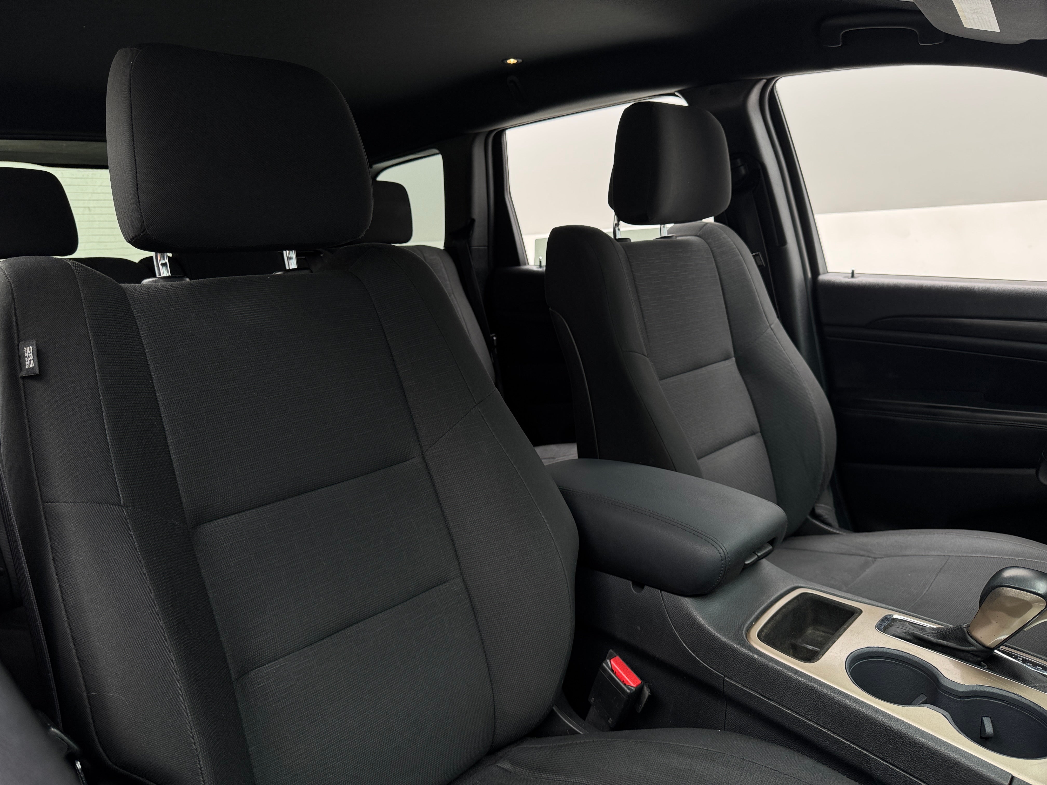 2017 Jeep Grand Cherokee Laredo 2