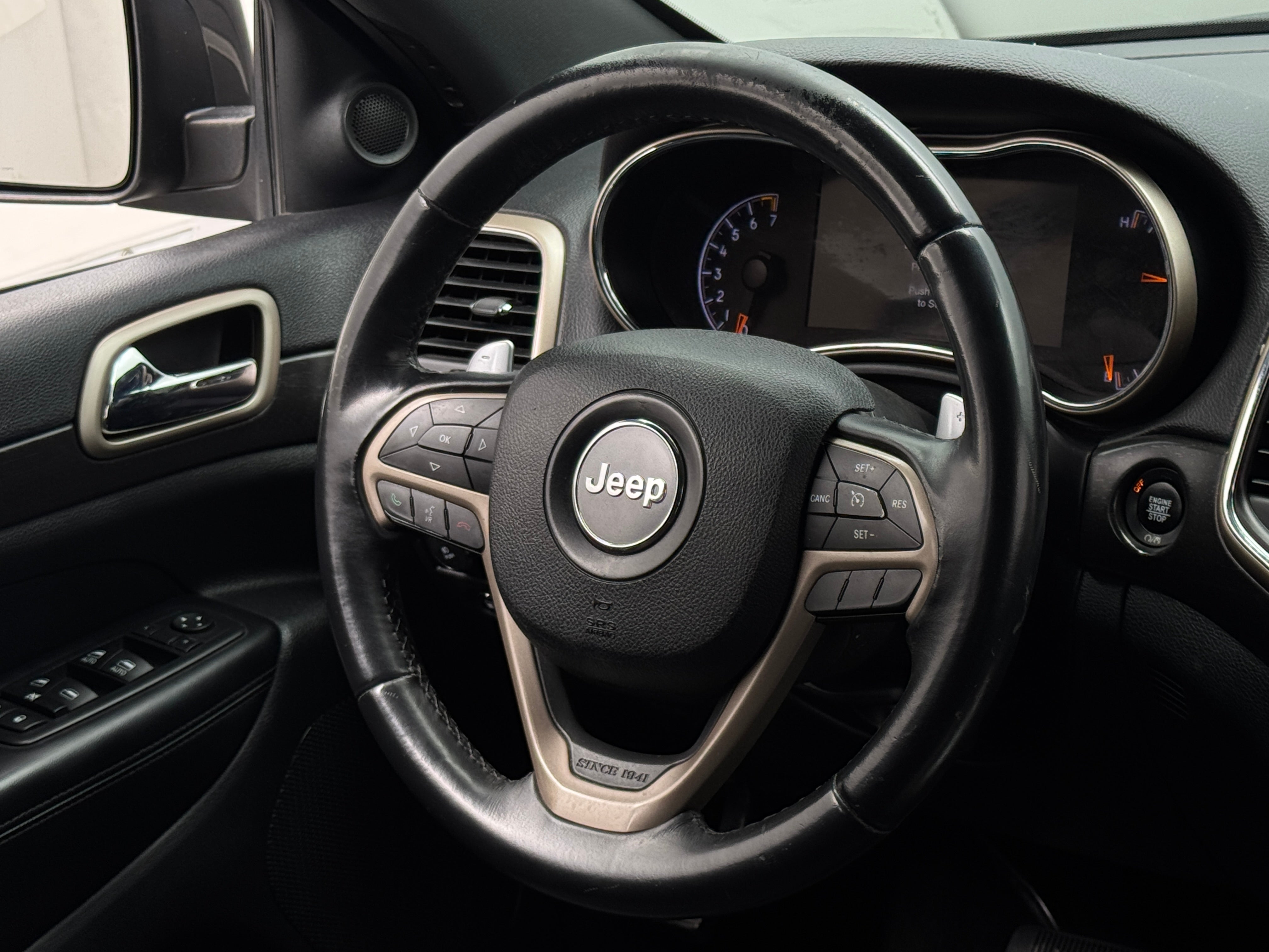 2017 Jeep Grand Cherokee Laredo 5
