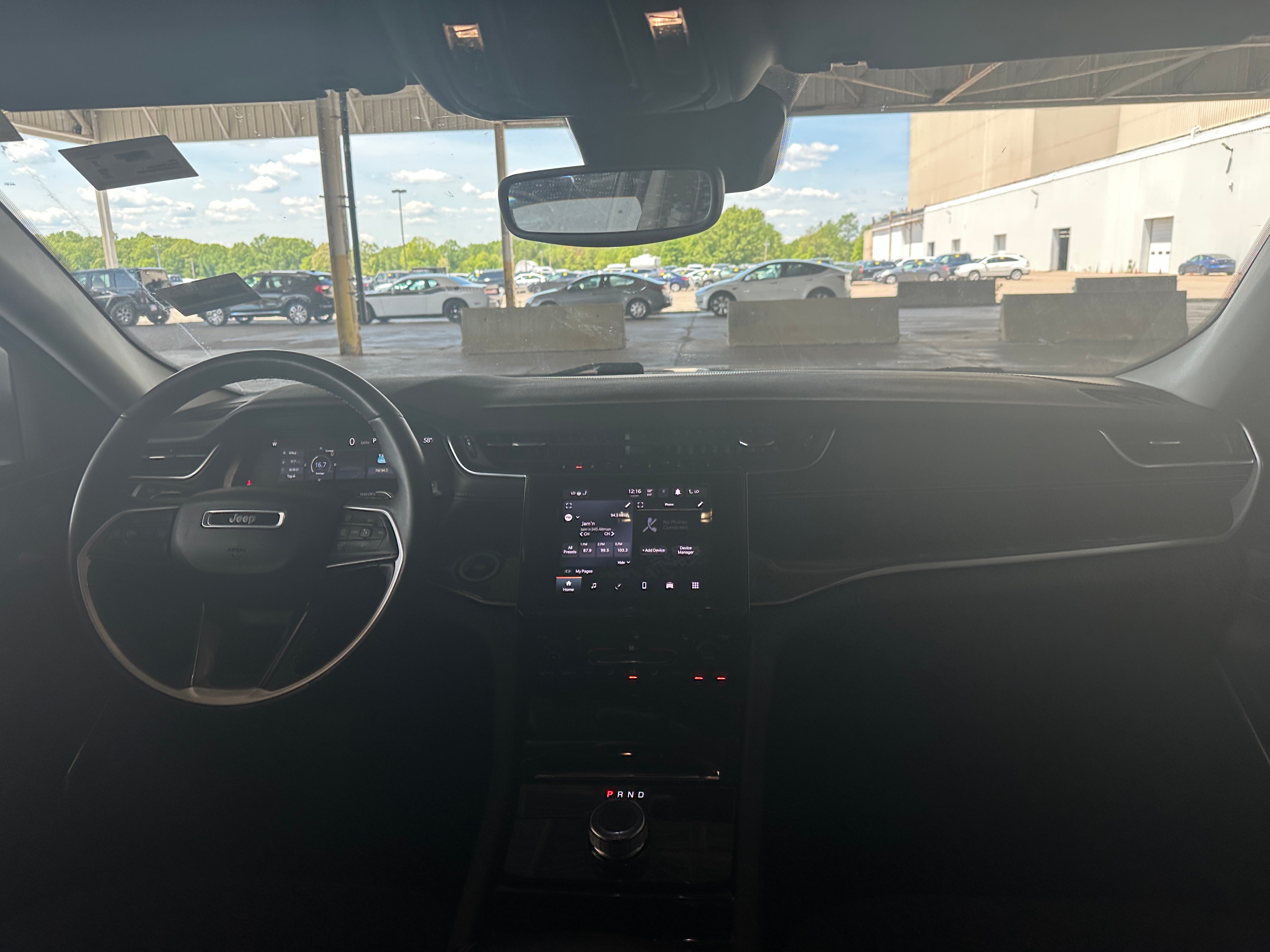 2022 Jeep Grand Cherokee L Laredo 3