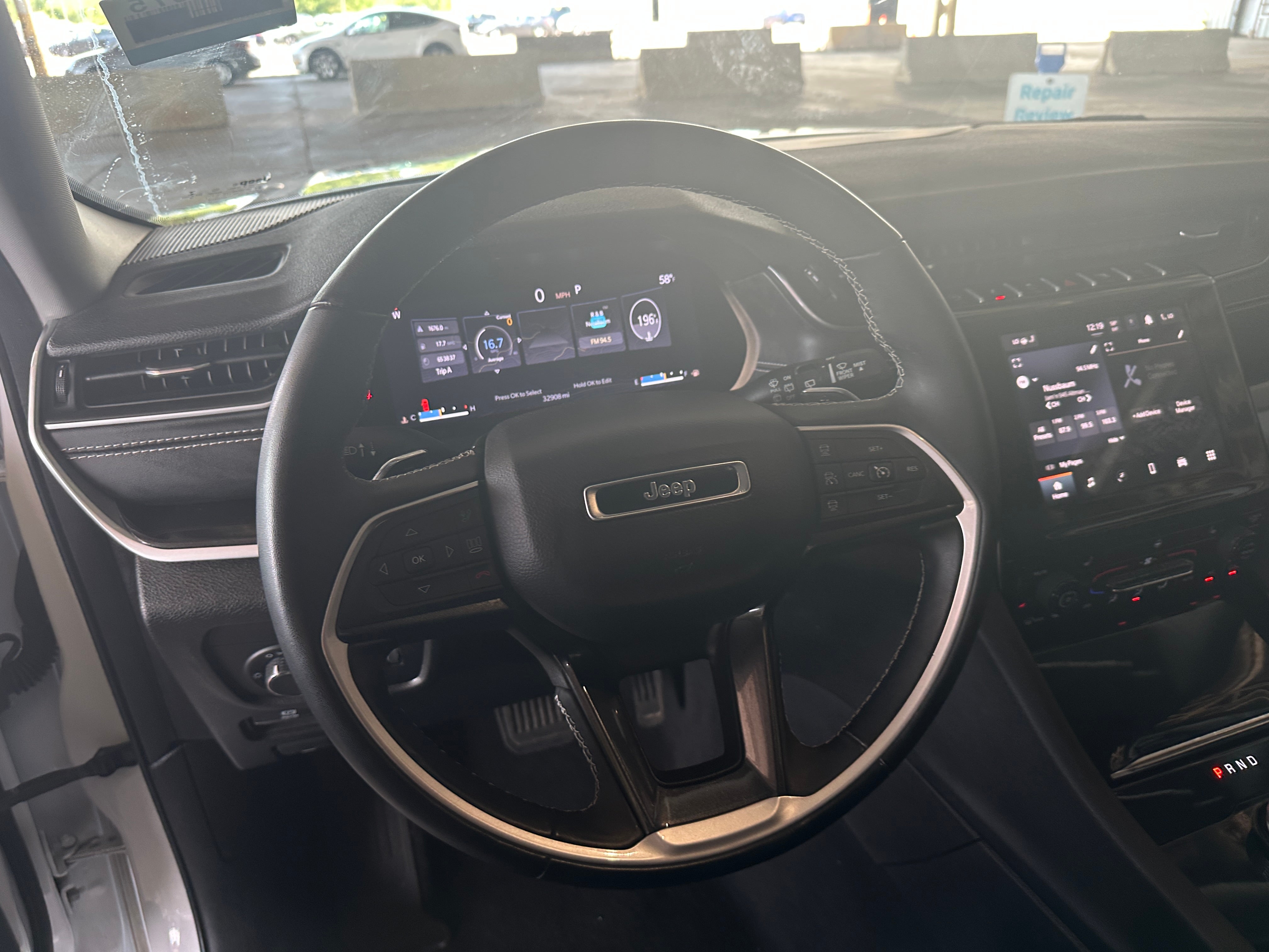 2022 Jeep Grand Cherokee L Laredo 5