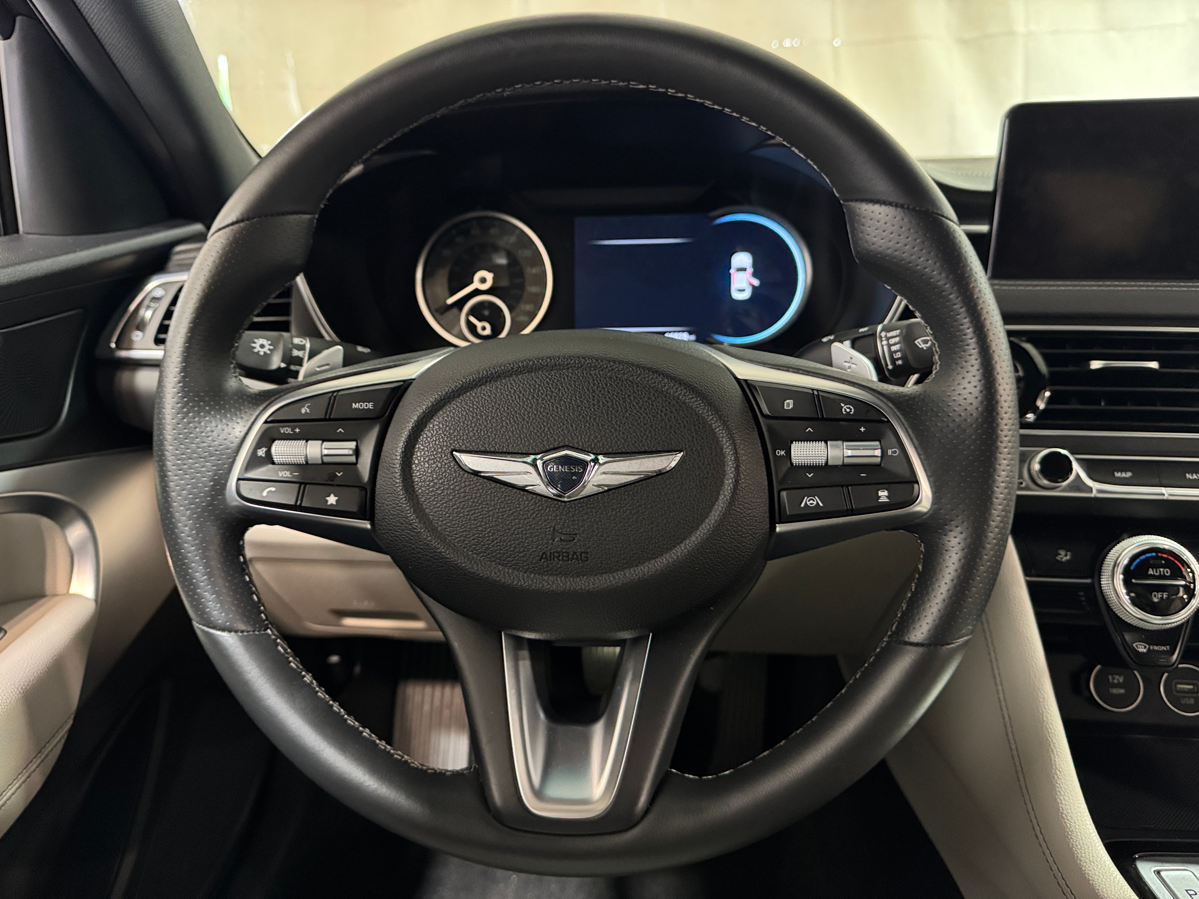 2023 Genesis G70 2.0T 4