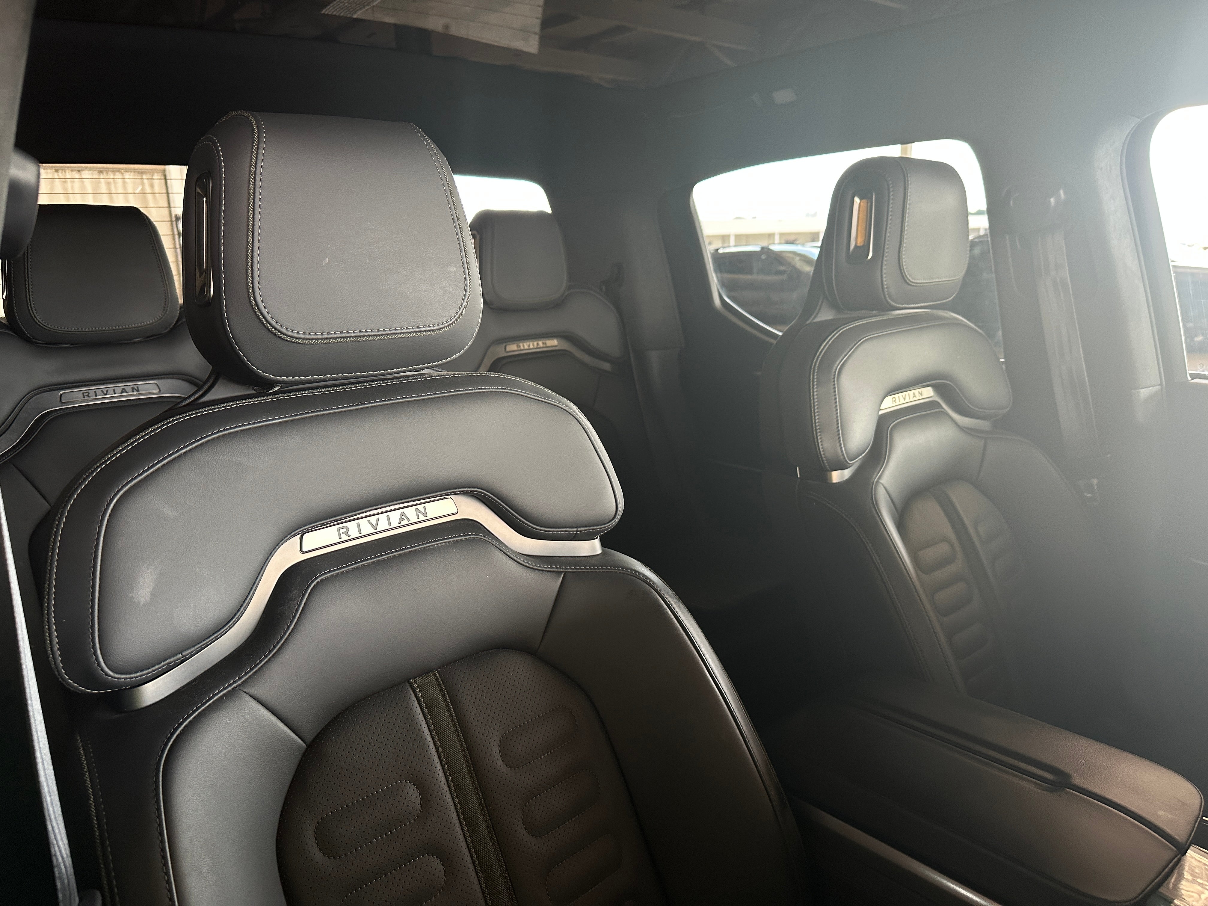 Thumbnail: 2023 Rivian R1T - 2