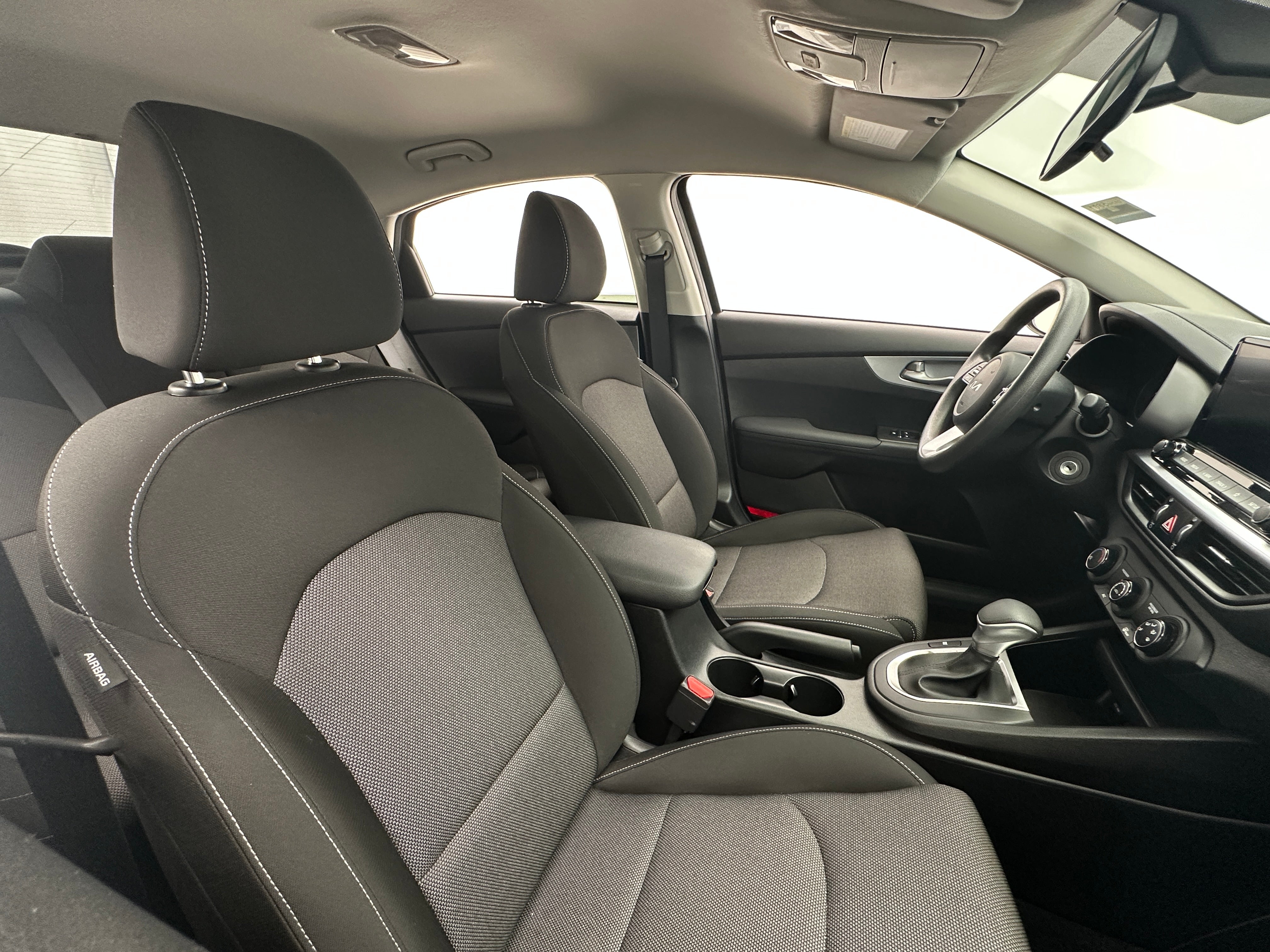 2023 Kia Forte LXS 2