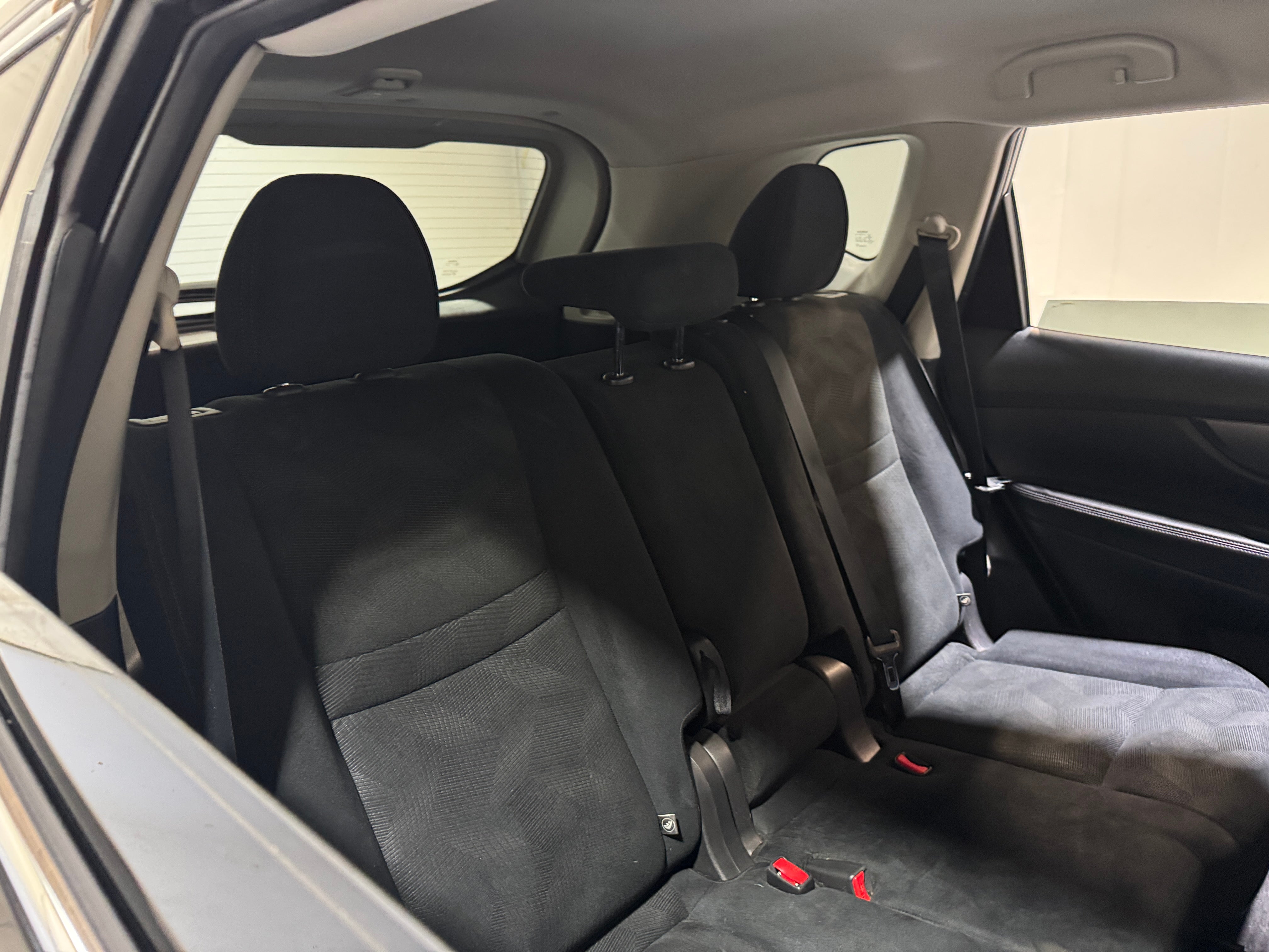 2016 Nissan Rogue SV 6