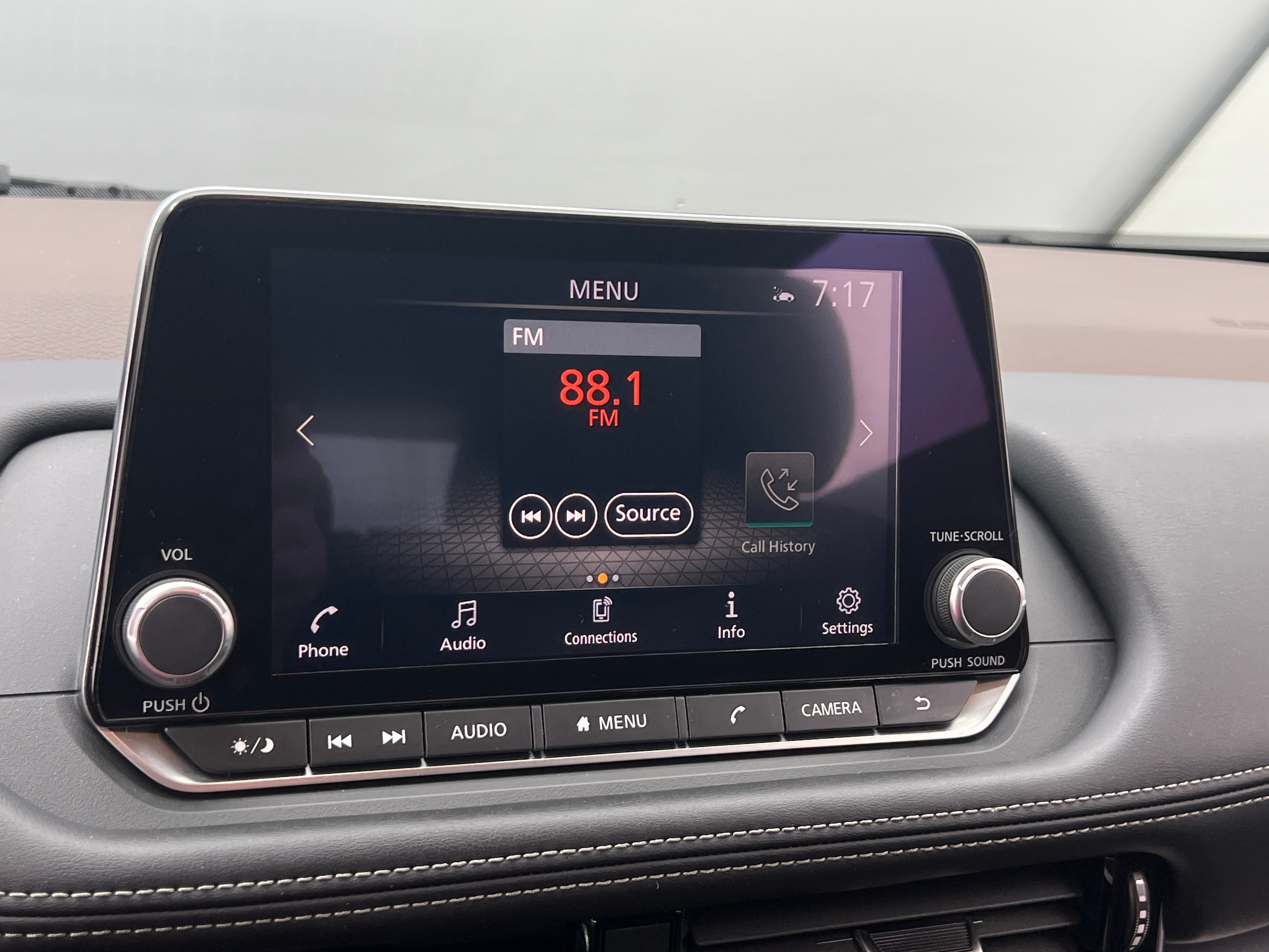 2022 Nissan Rogue SV 4