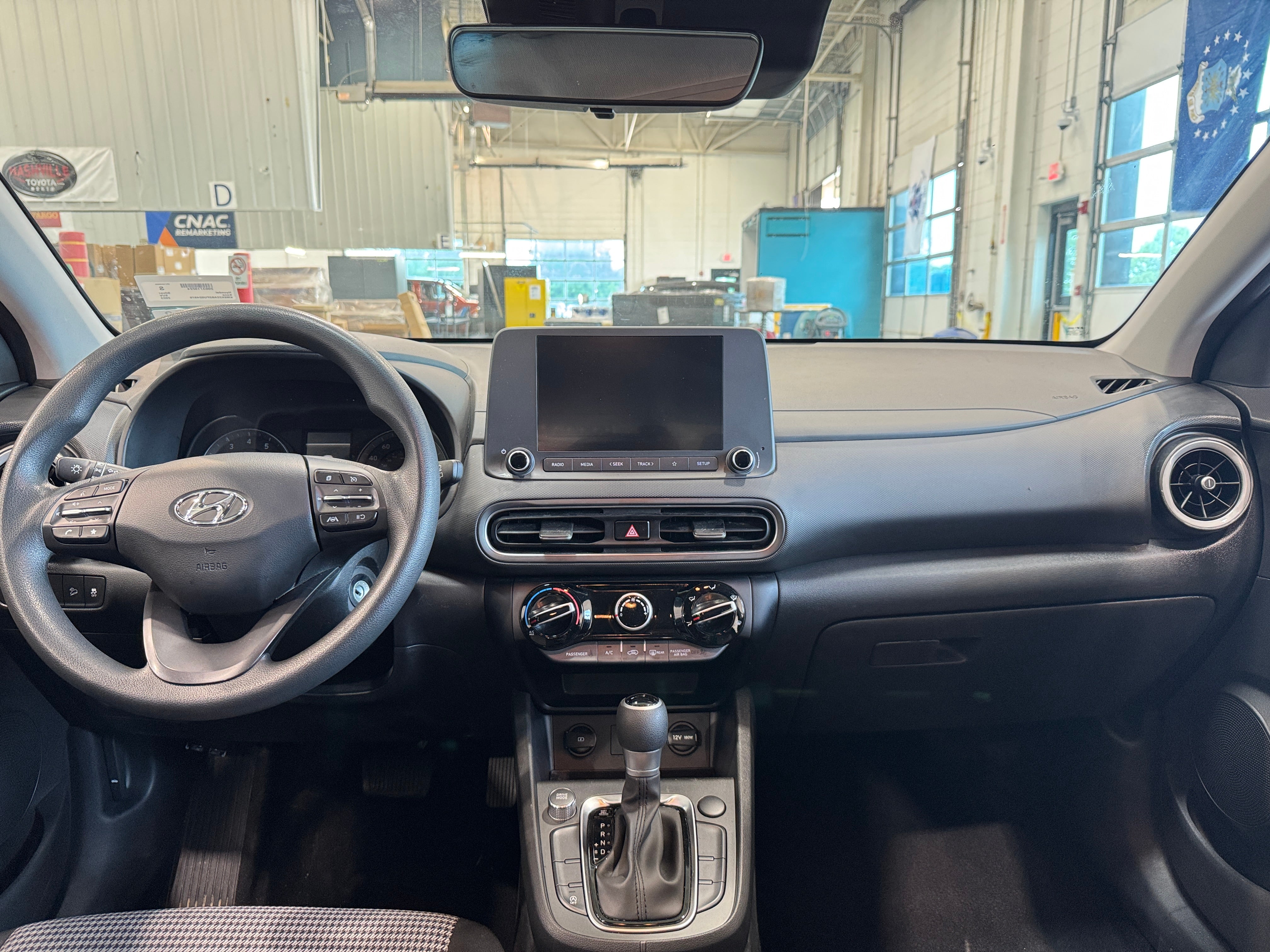 2023 Hyundai Kona SE 3