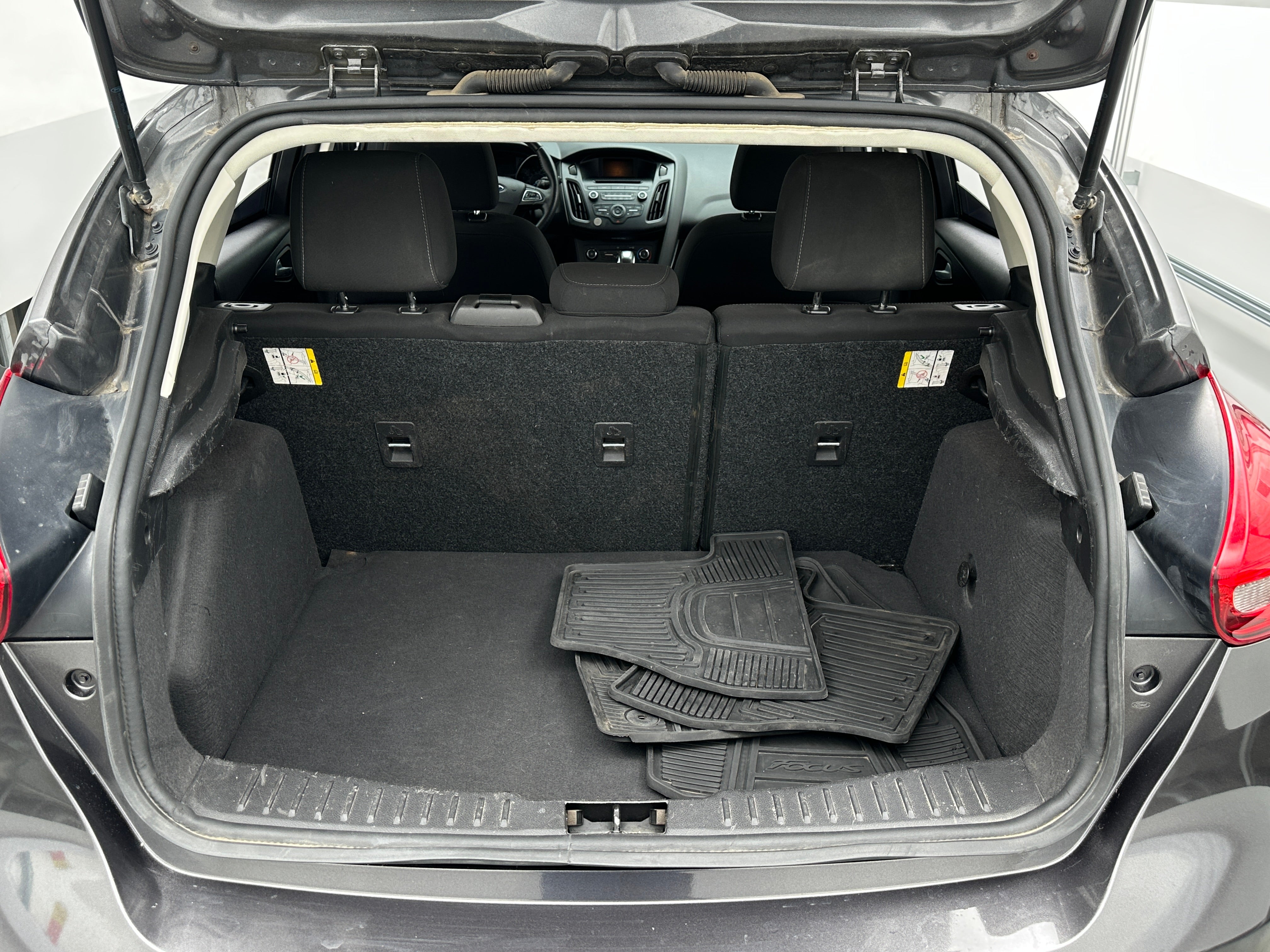 2016 Ford Focus SE 7