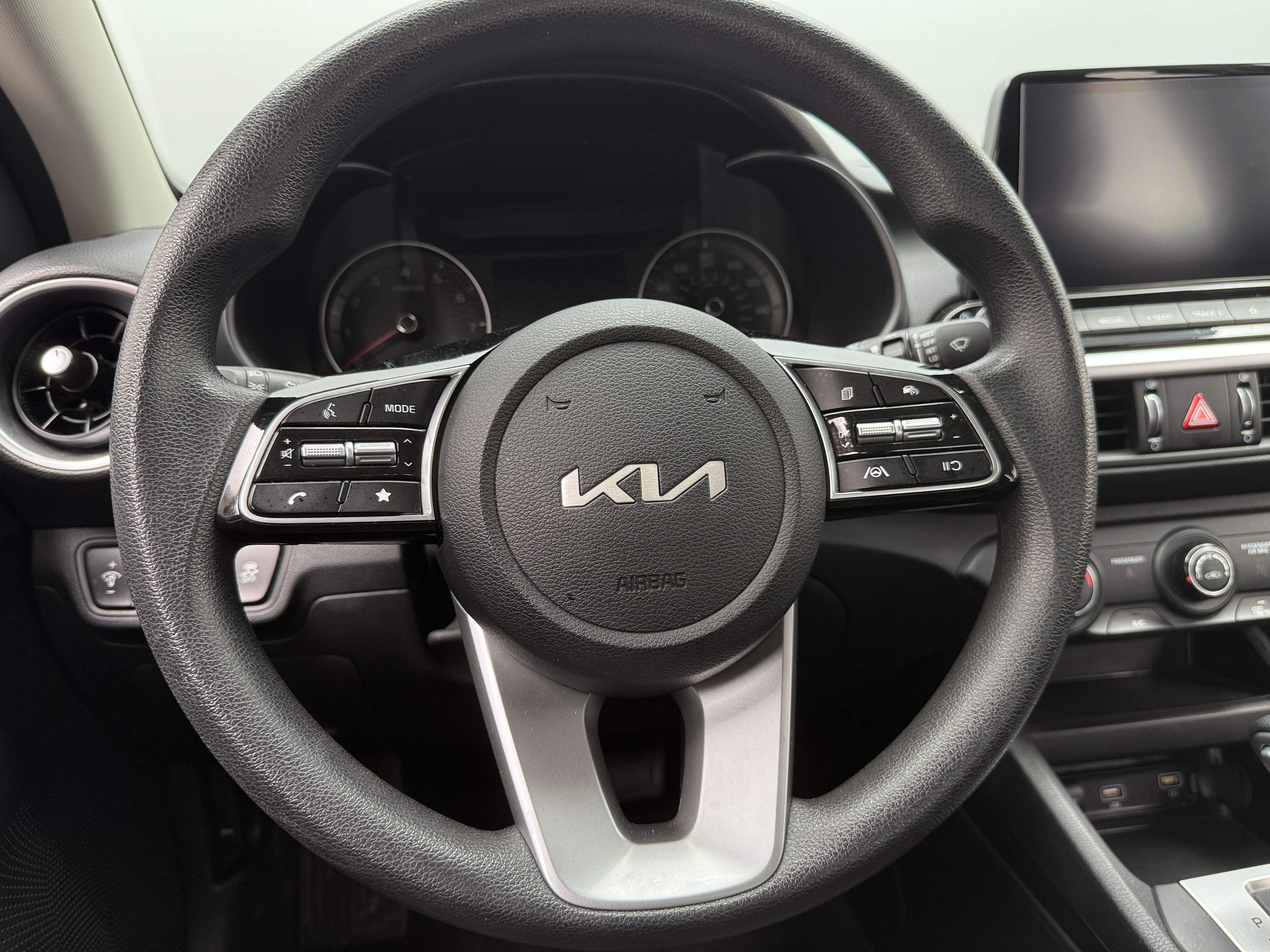2024 Kia Forte LXS 5