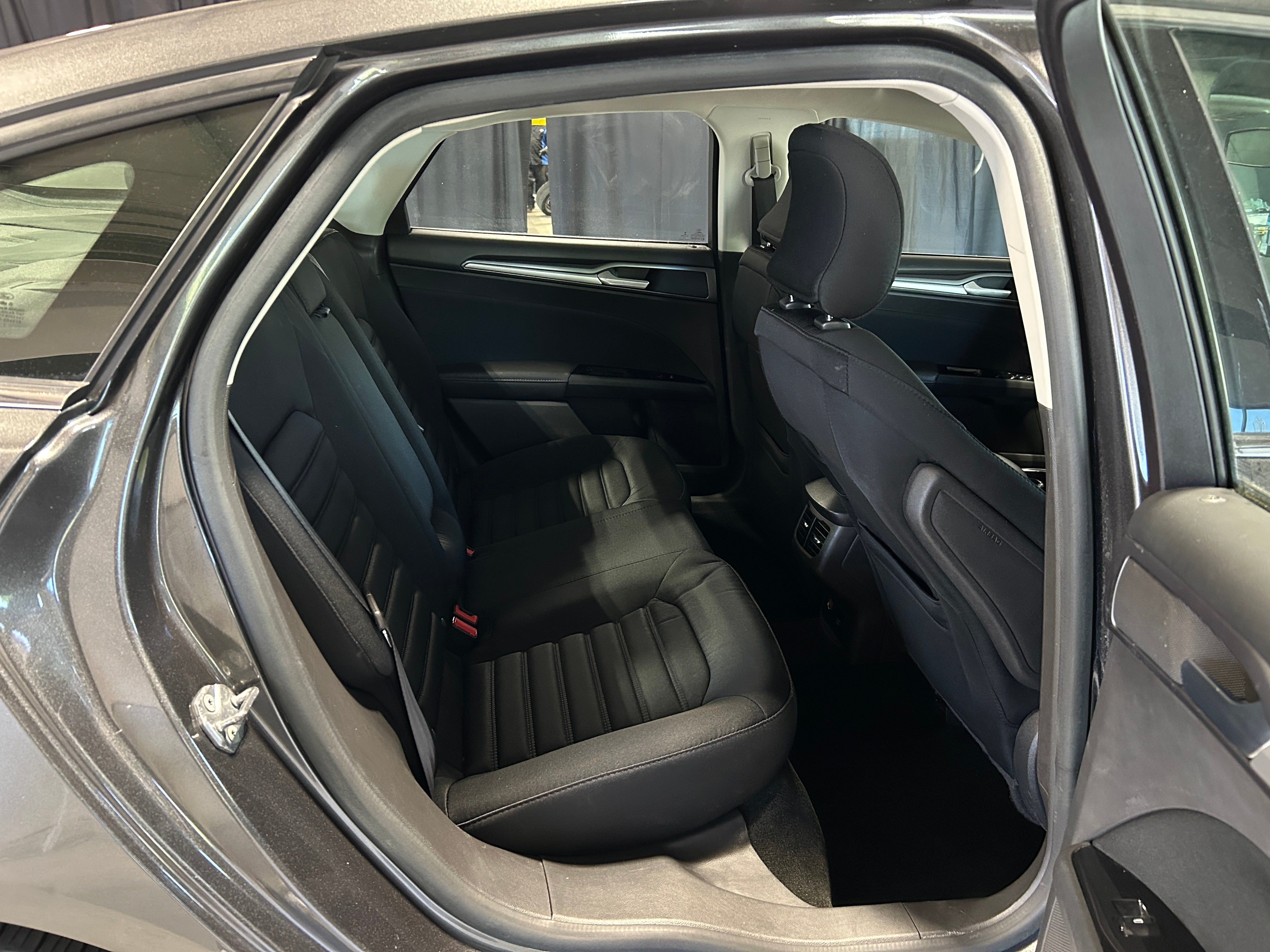 2016 Ford Fusion  6