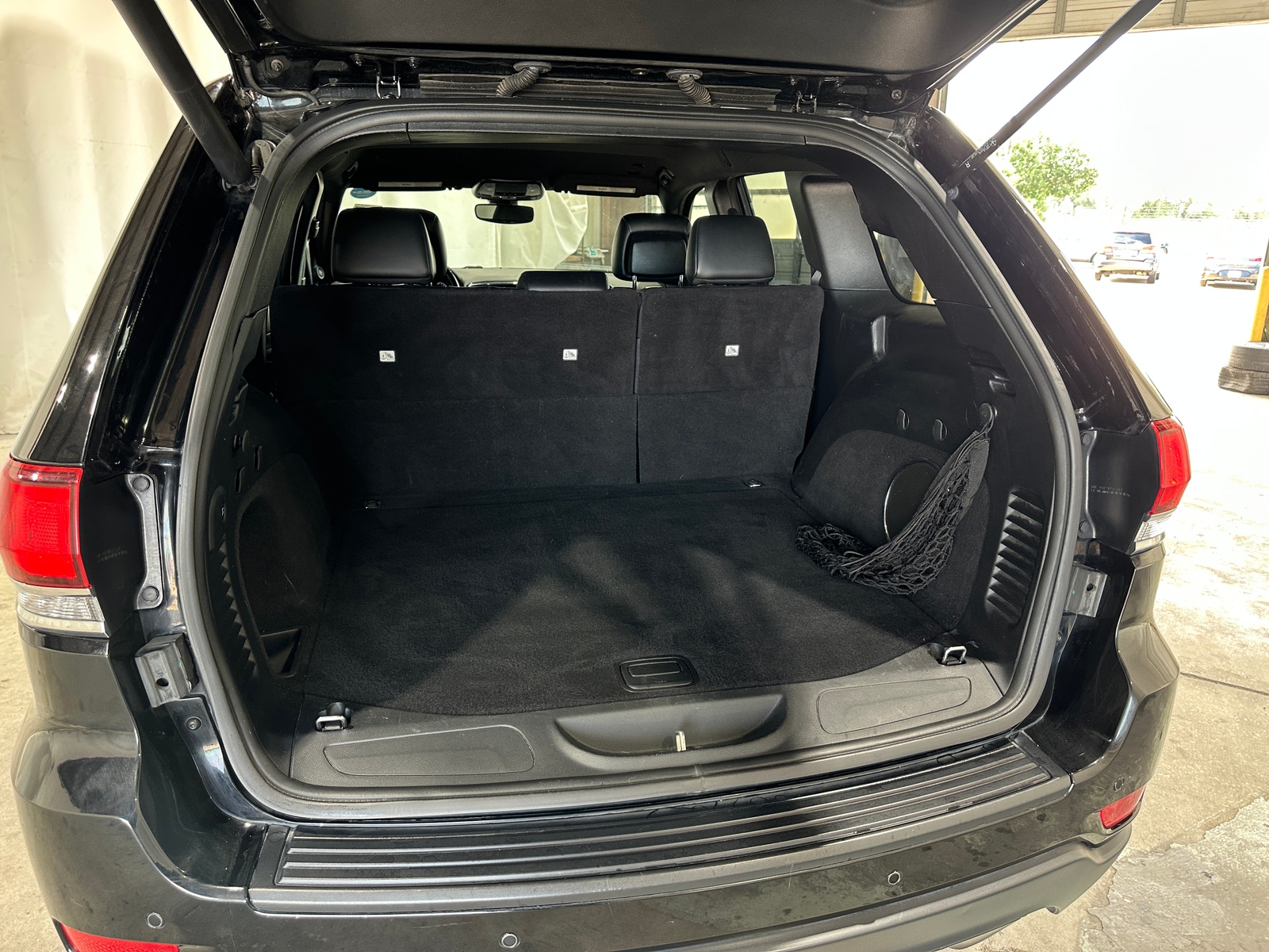 Thumbnail: 2020 Jeep Grand Cherokee - 6