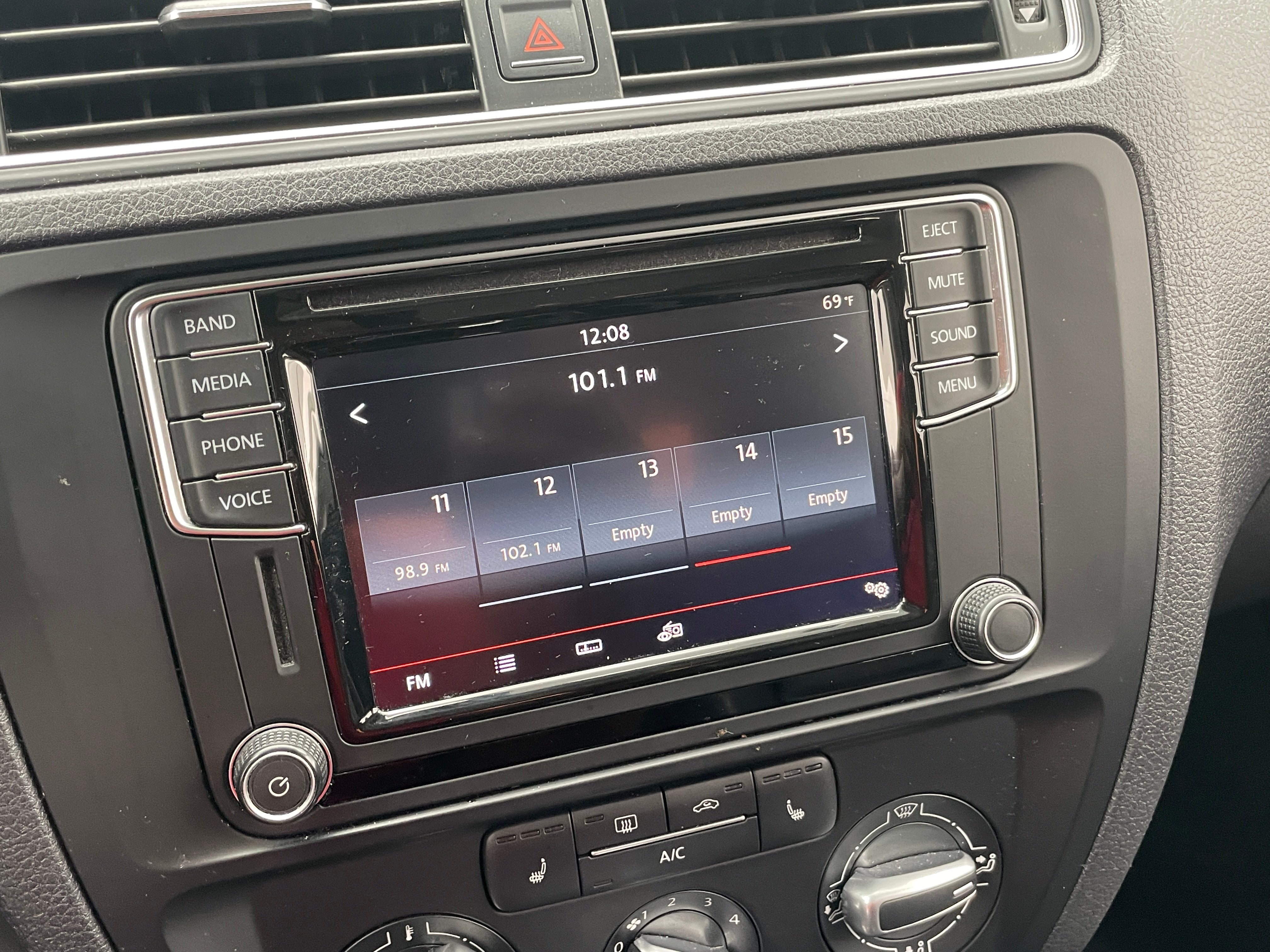 2017 Volkswagen Jetta SE 3