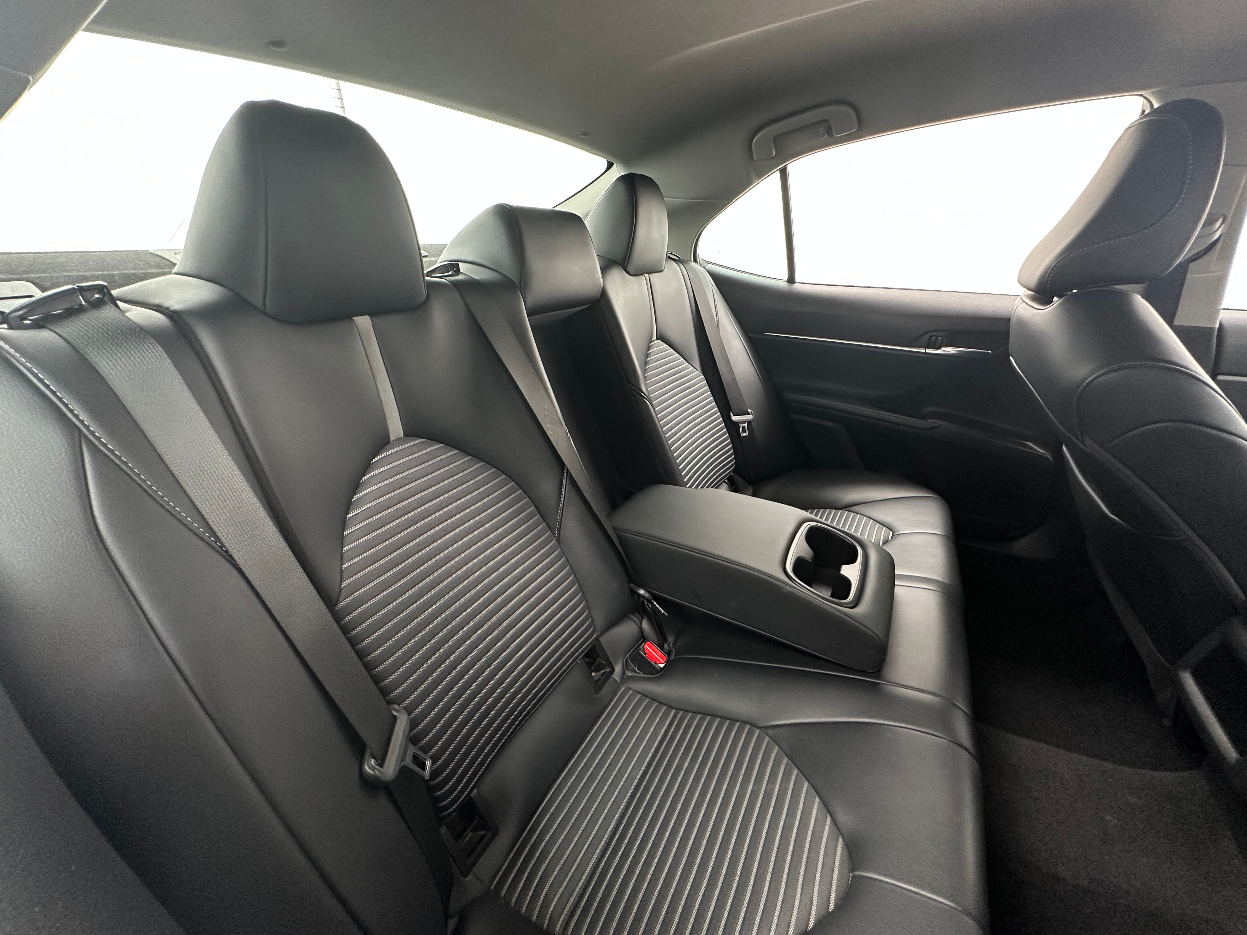 2023 Toyota Camry SE 6