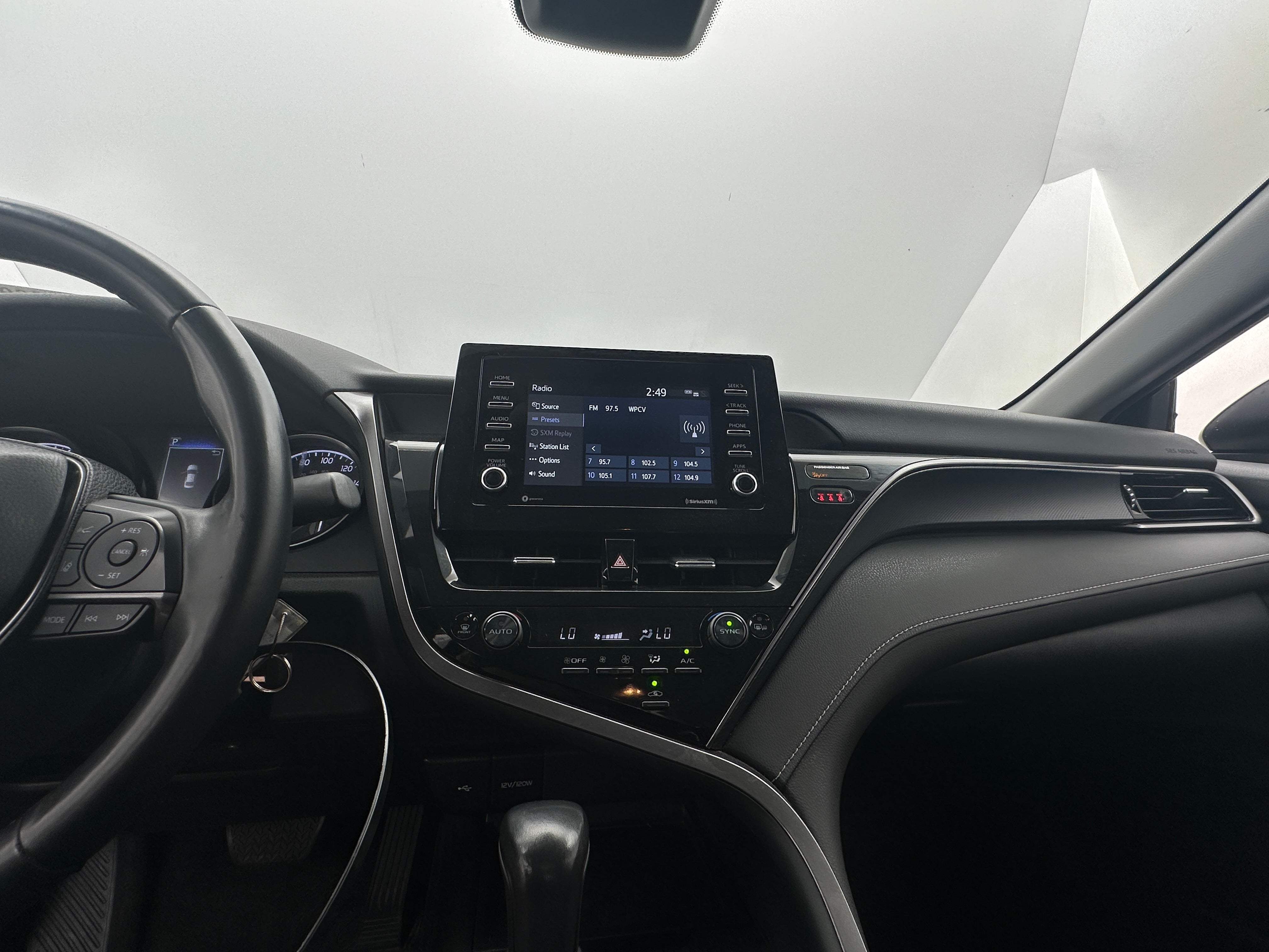 2023 Toyota Camry SE 4