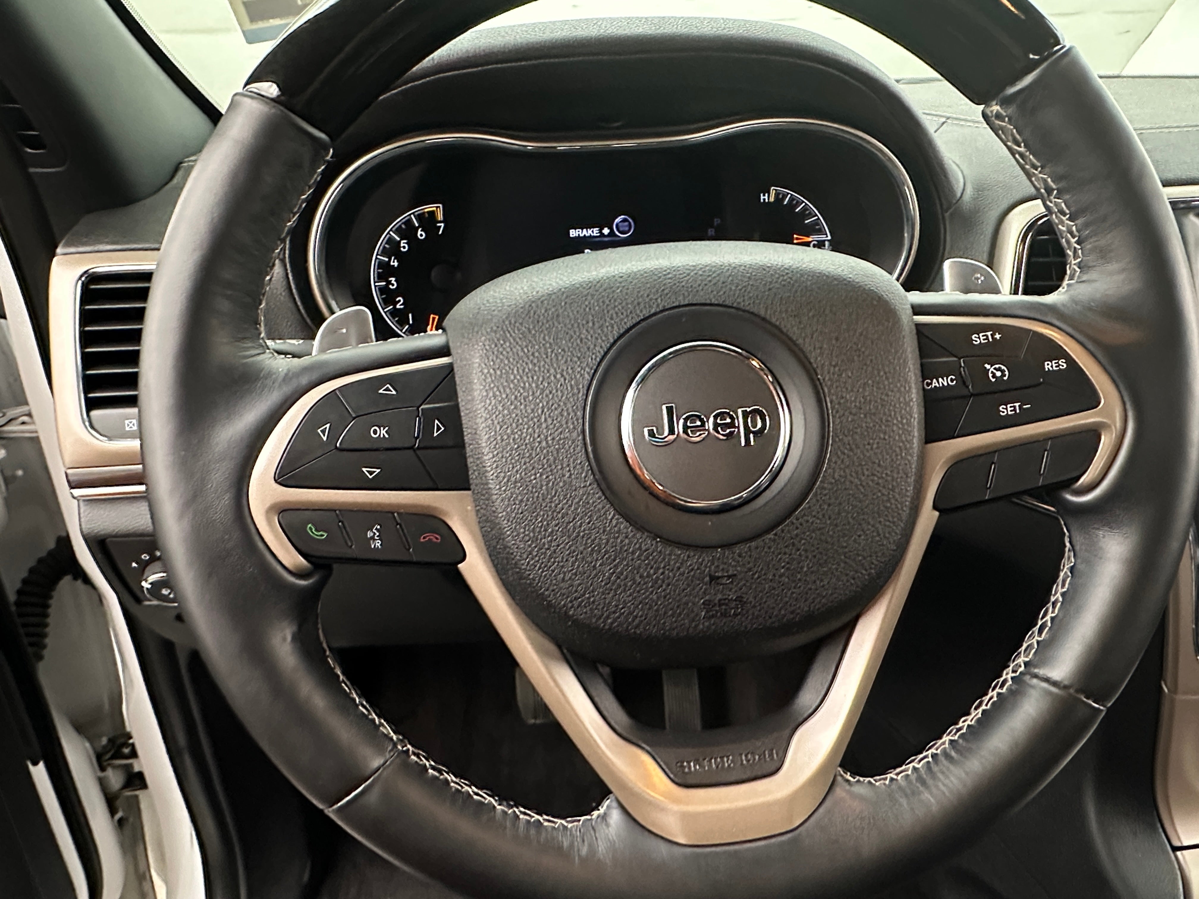 2015 Jeep Grand Cherokee Overland 4