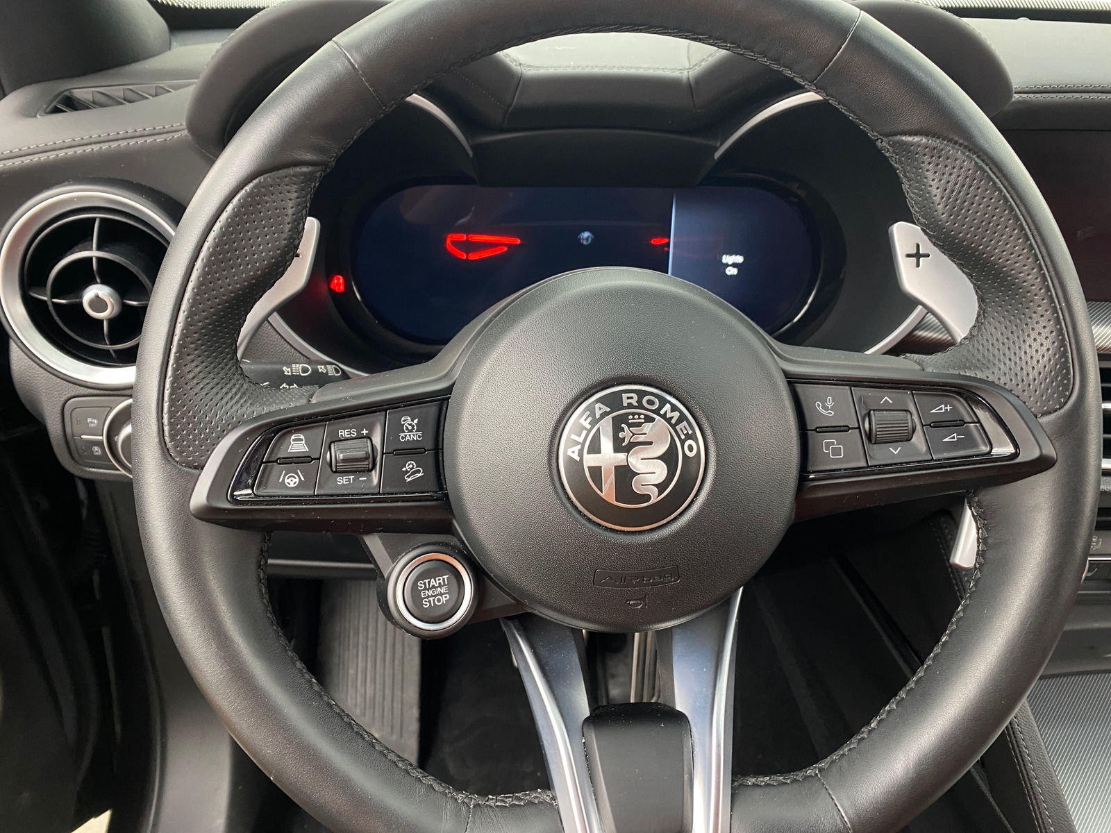 Thumbnail: 2024 Alfa Romeo Stelvio - 4