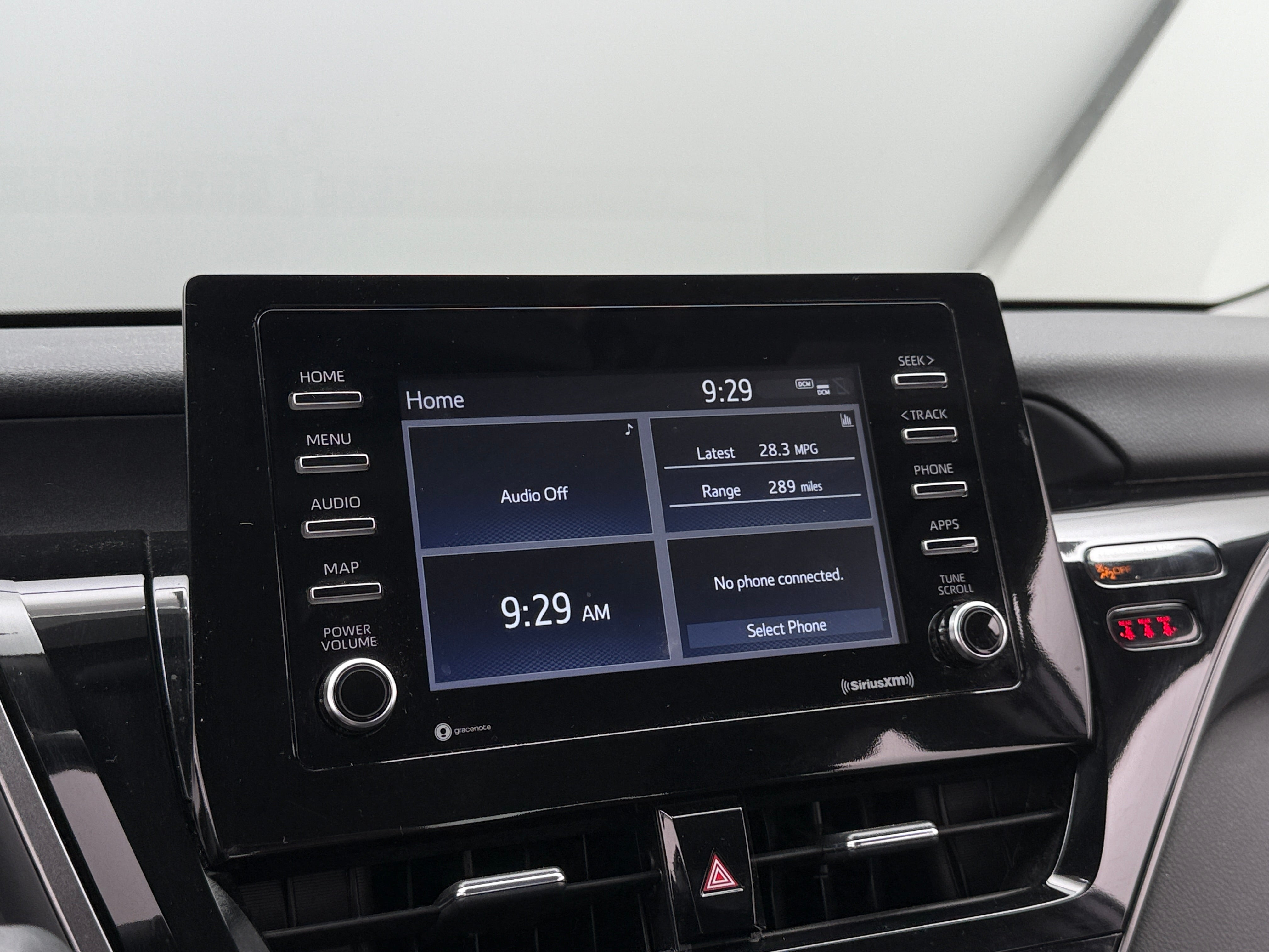 2024 Toyota Camry SE 3
