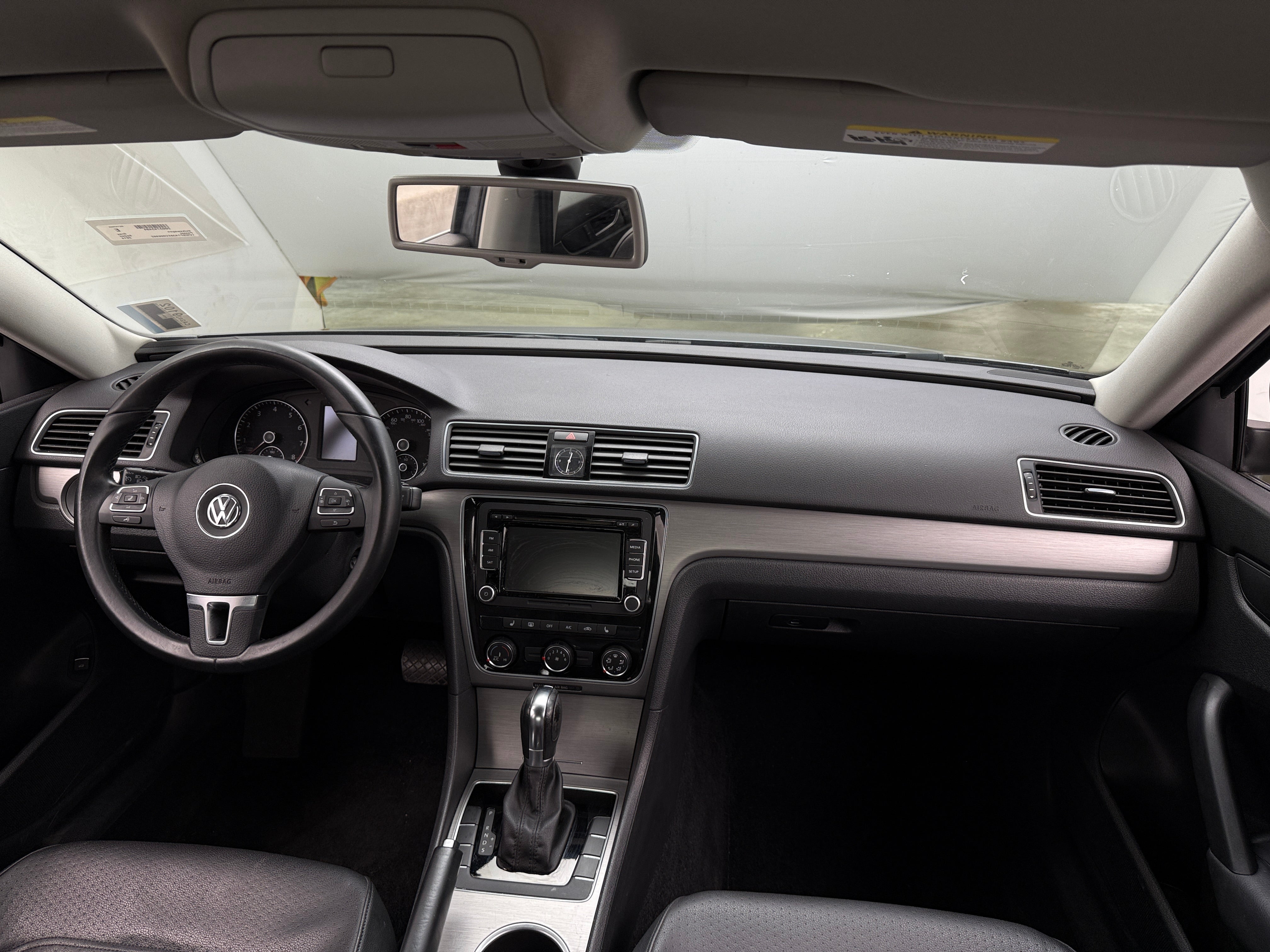 2014 Volkswagen Passat SE 2