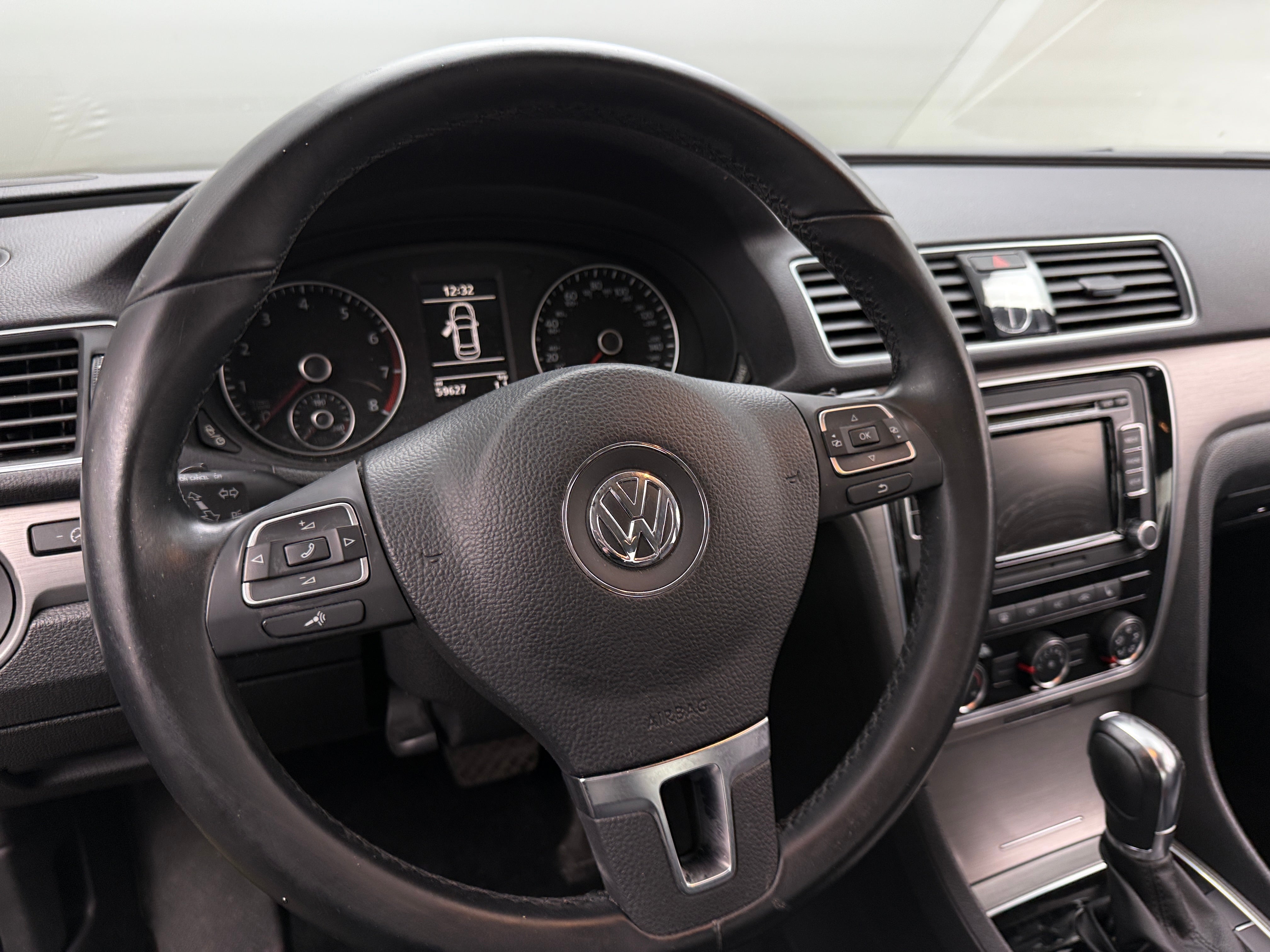 2014 Volkswagen Passat SE 4
