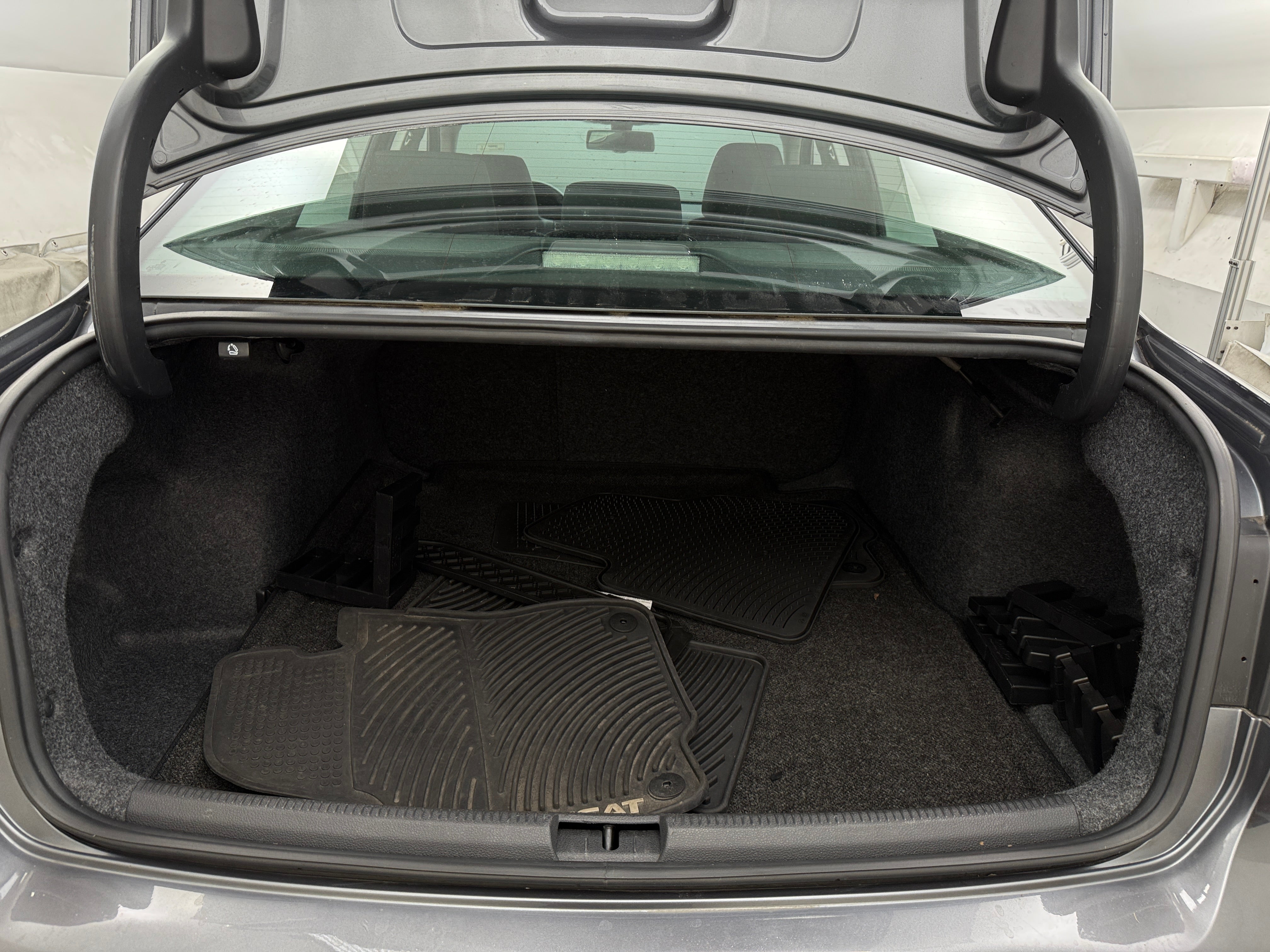 2014 Volkswagen Passat SE 6