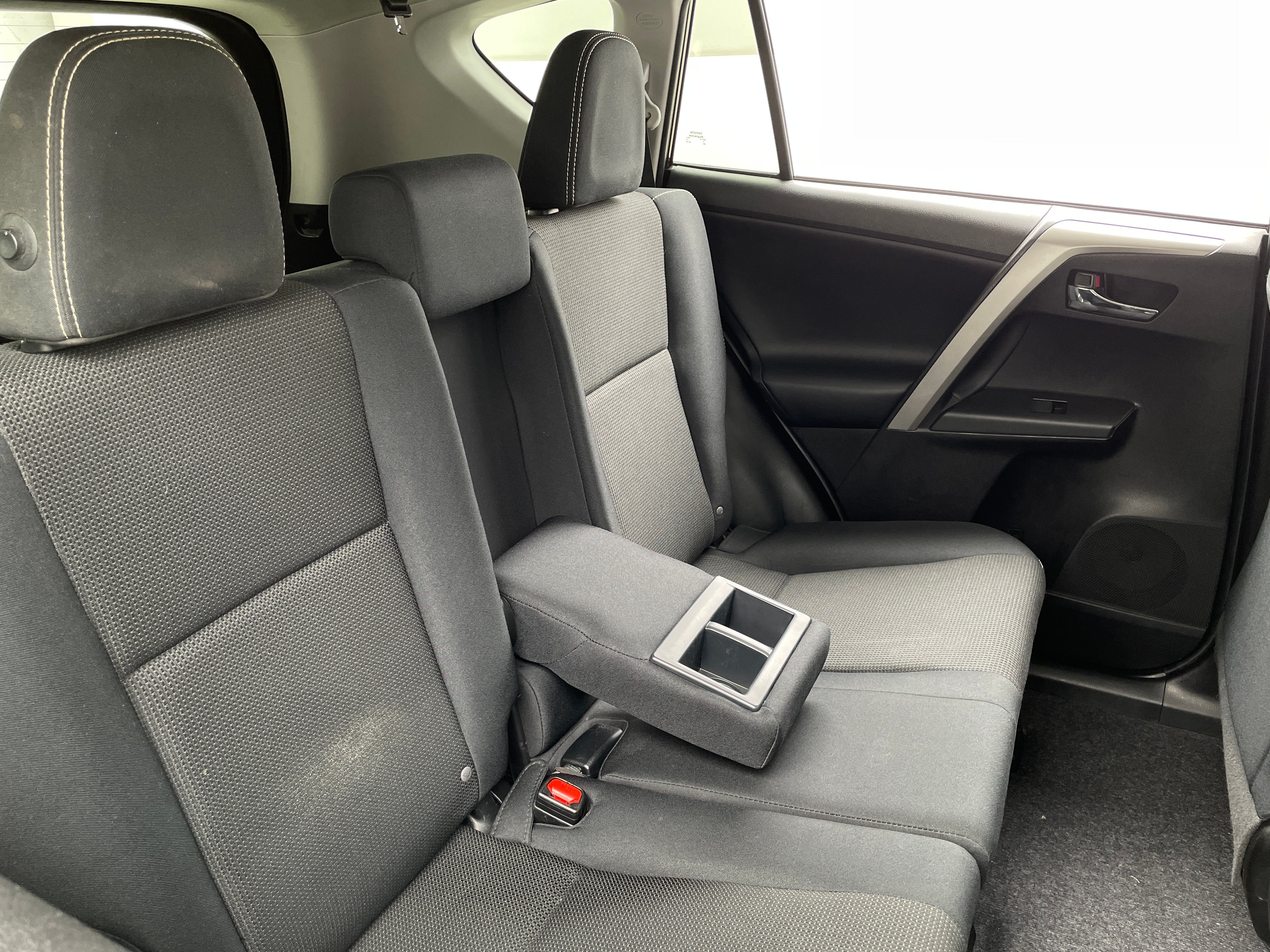 2016 Toyota RAV4 XLE 6