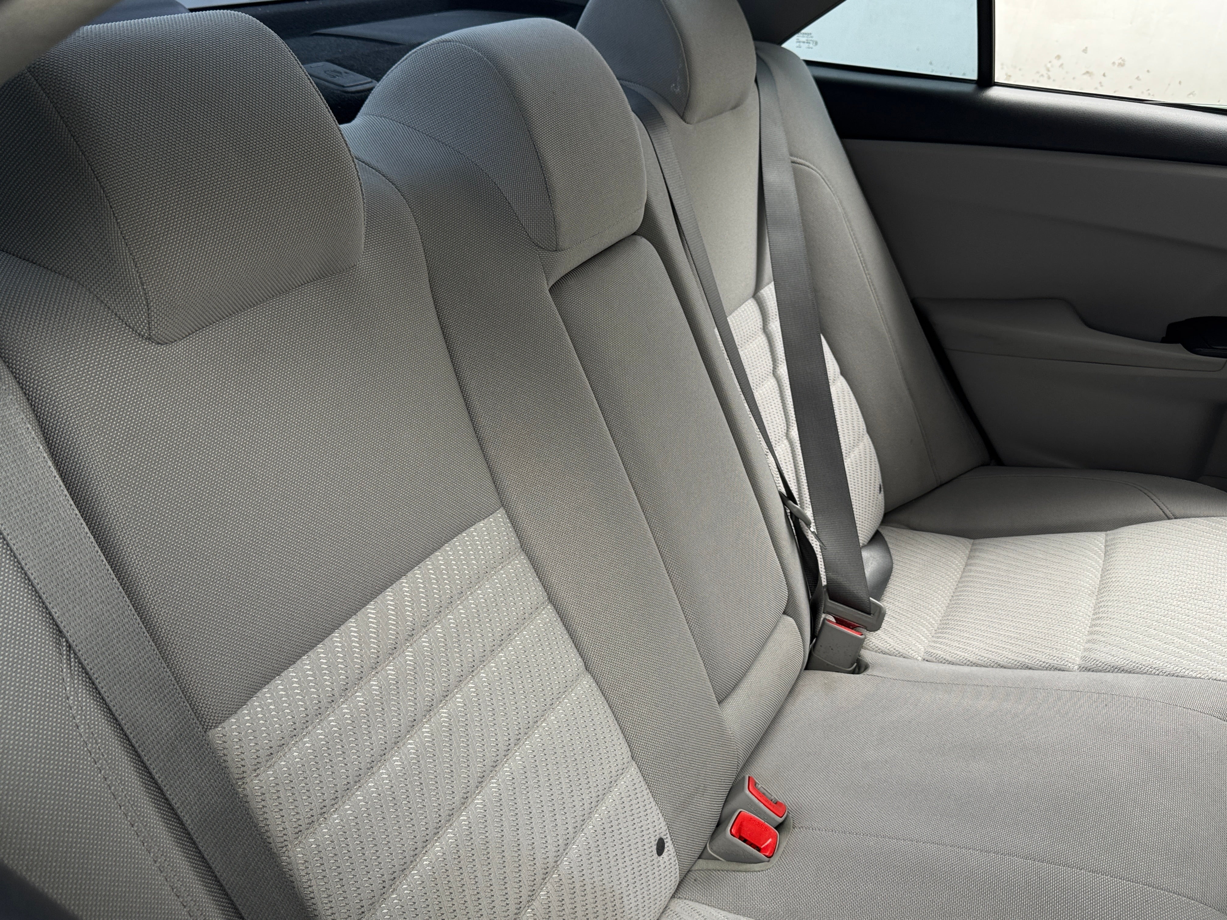 2016 Toyota Camry LE 6
