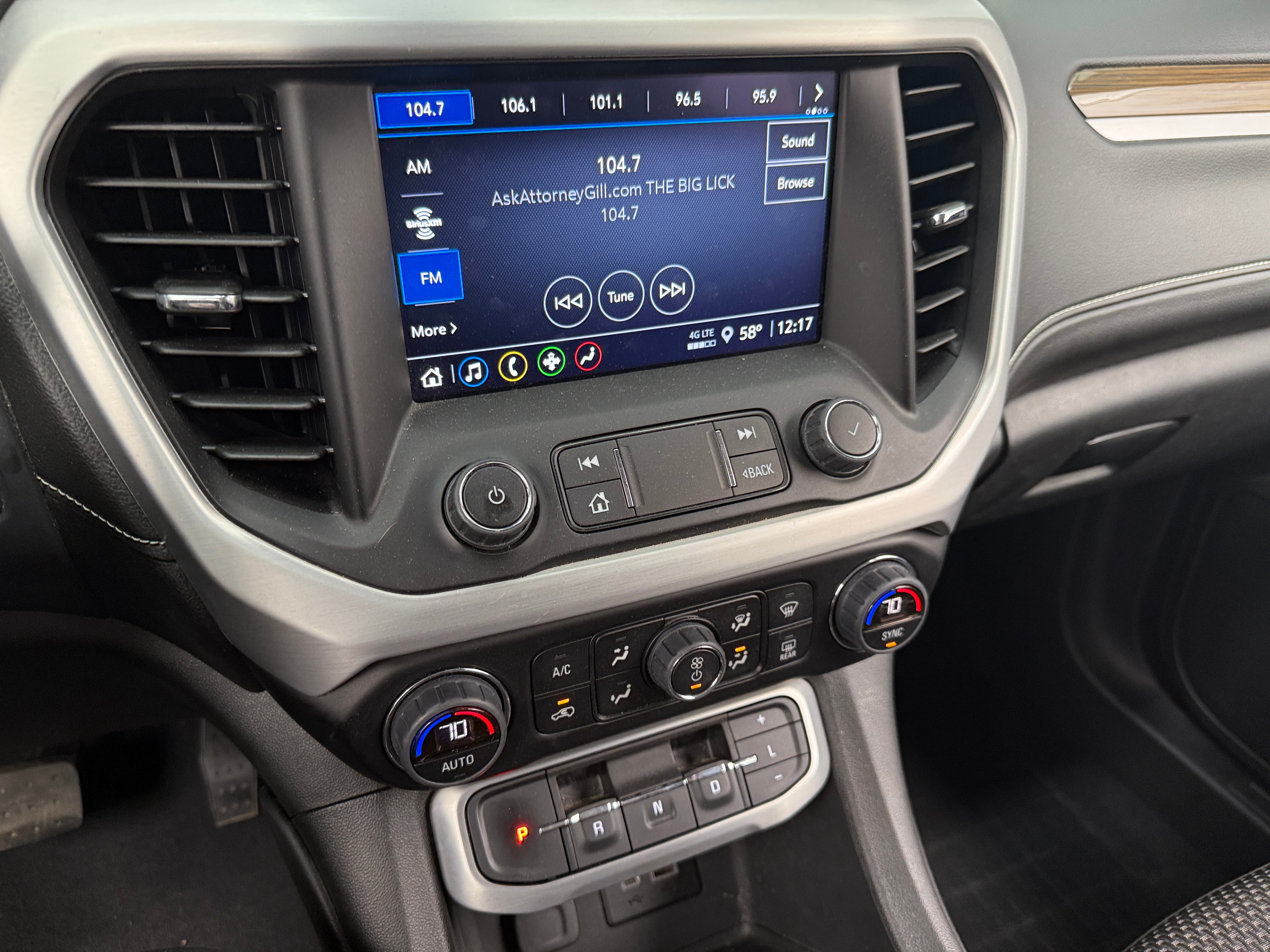 2023 GMC Acadia SLE 4