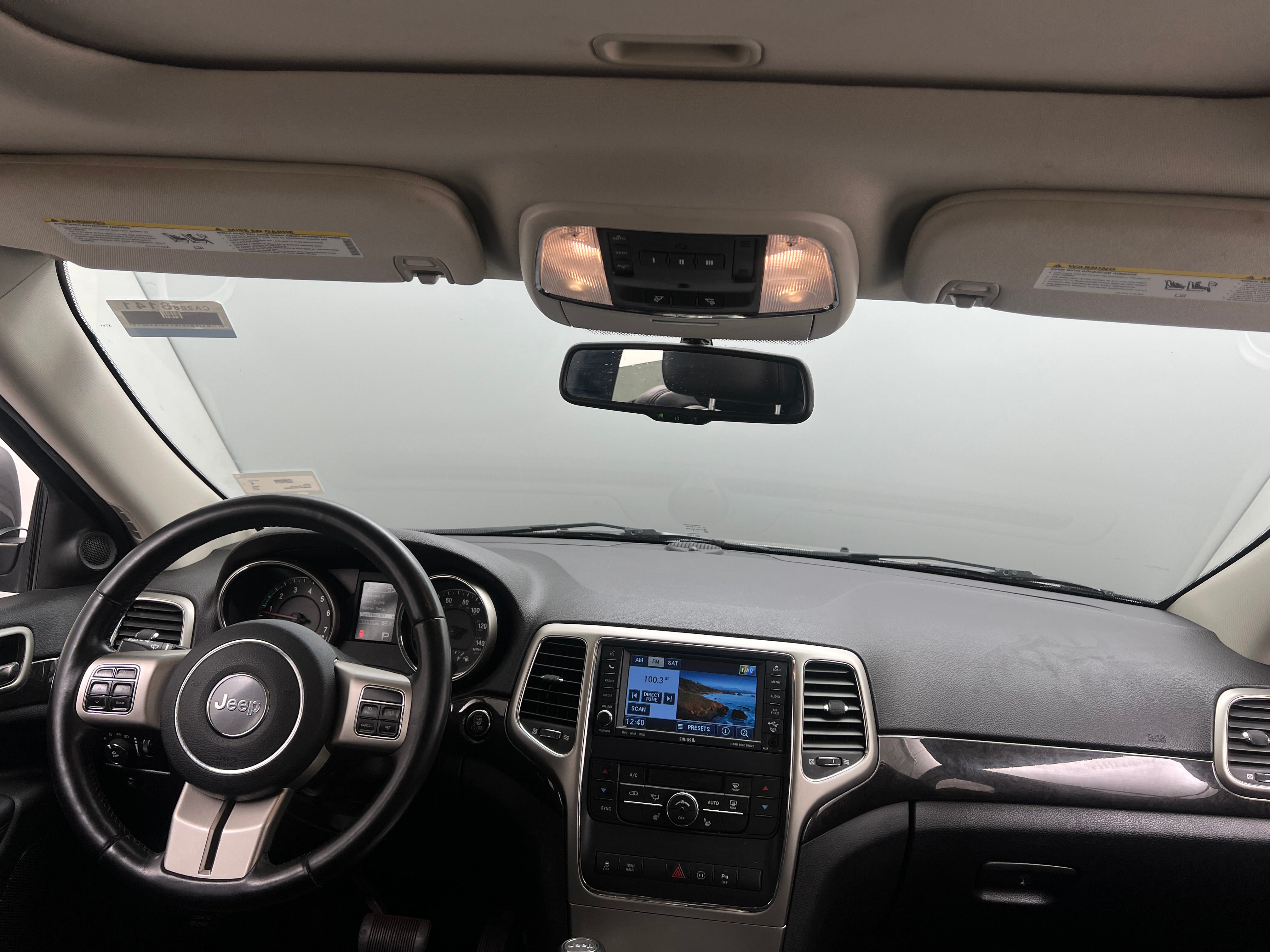 2011 Jeep Grand Cherokee Laredo 2