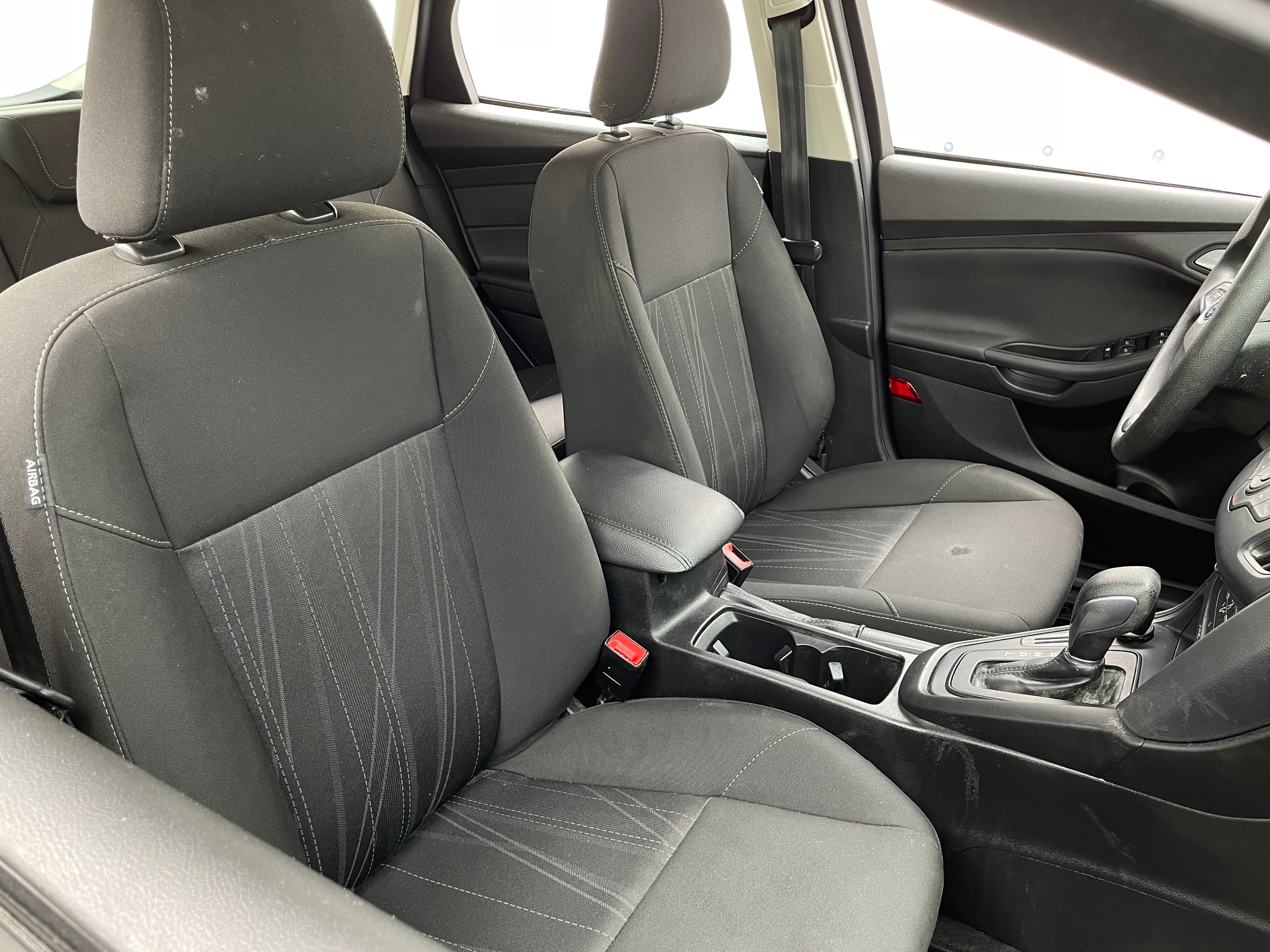 2018 Ford Focus SE 2