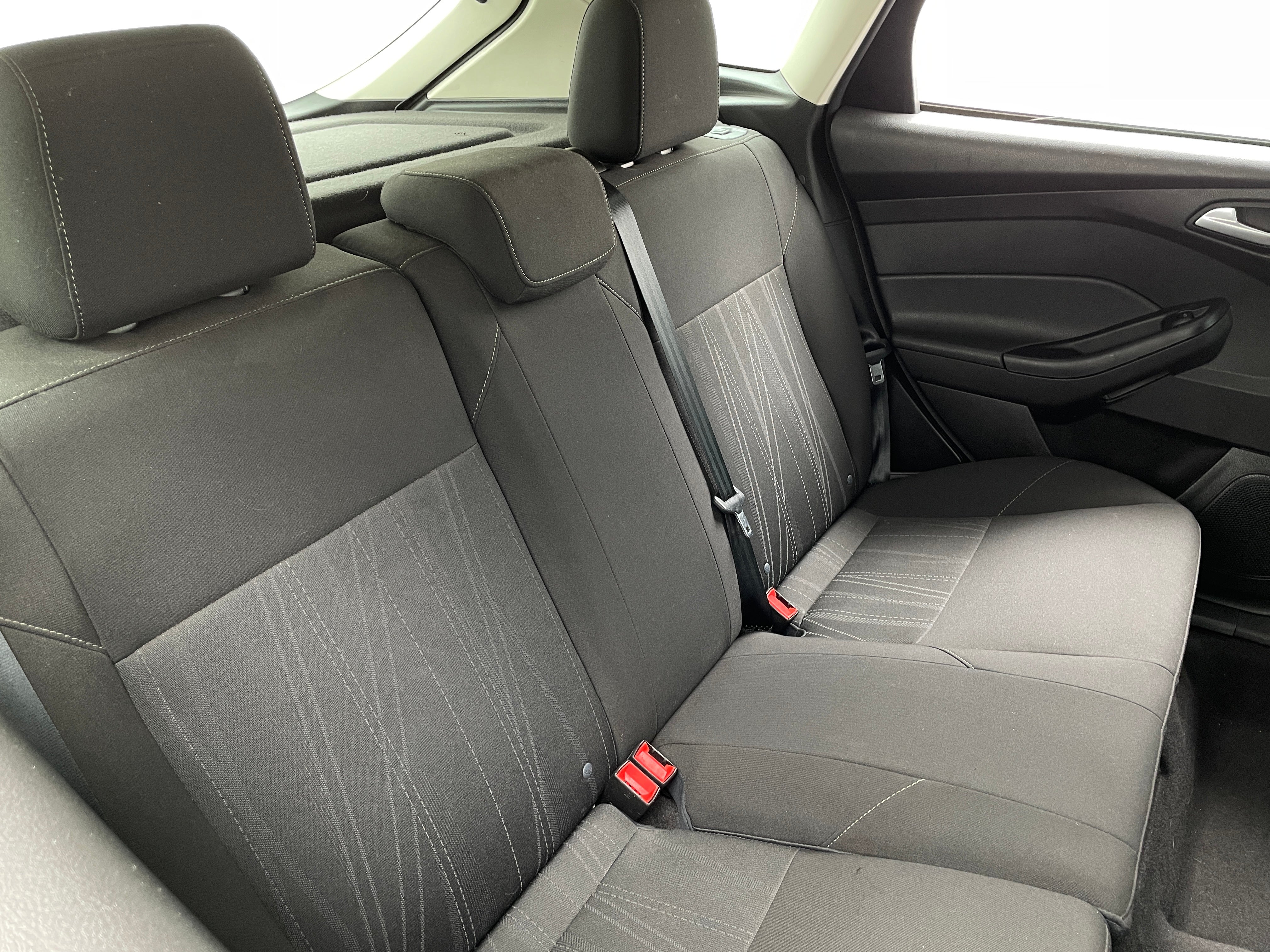 2018 Ford Focus SE 6