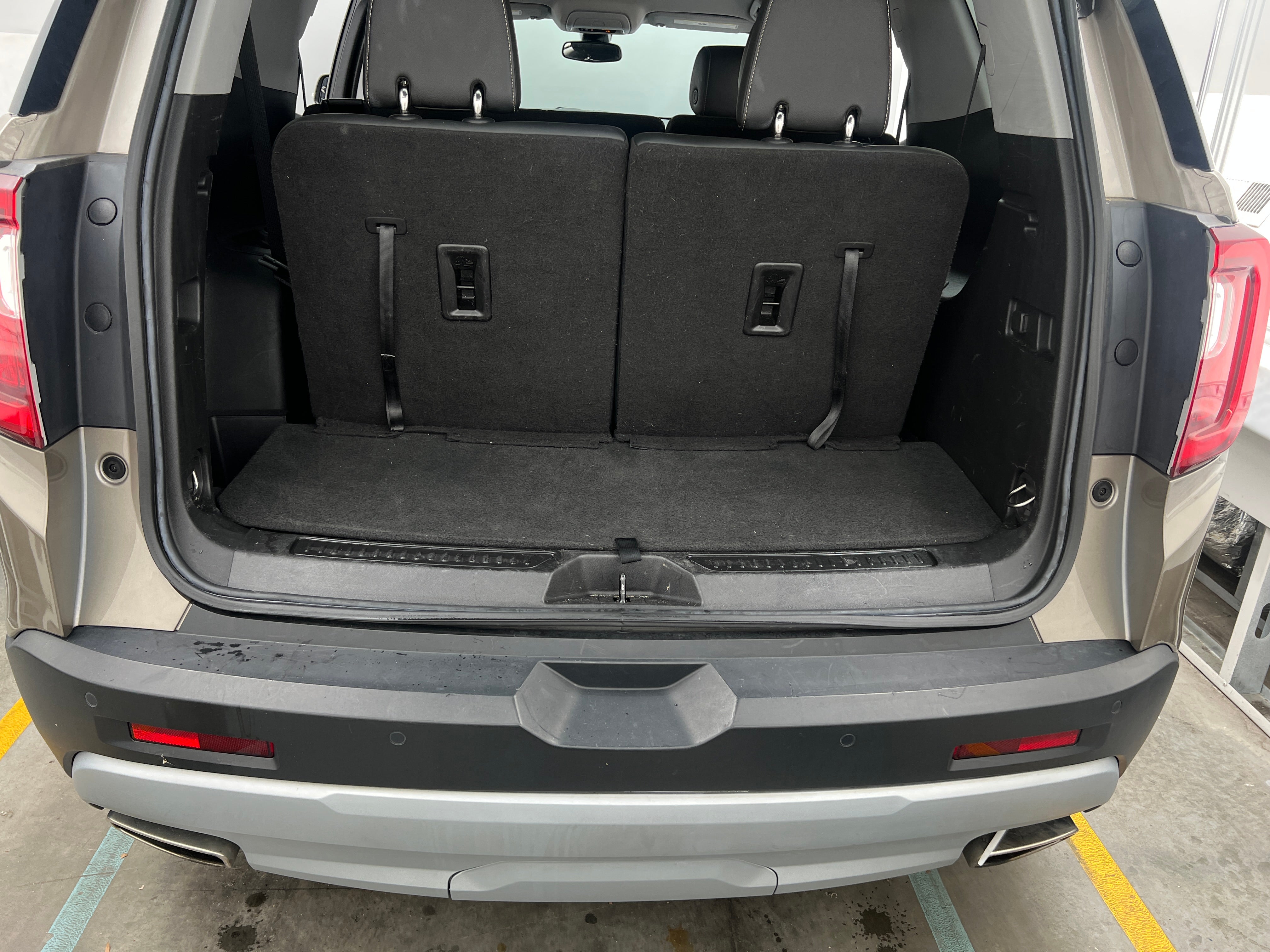 2023 GMC Acadia SLT 7