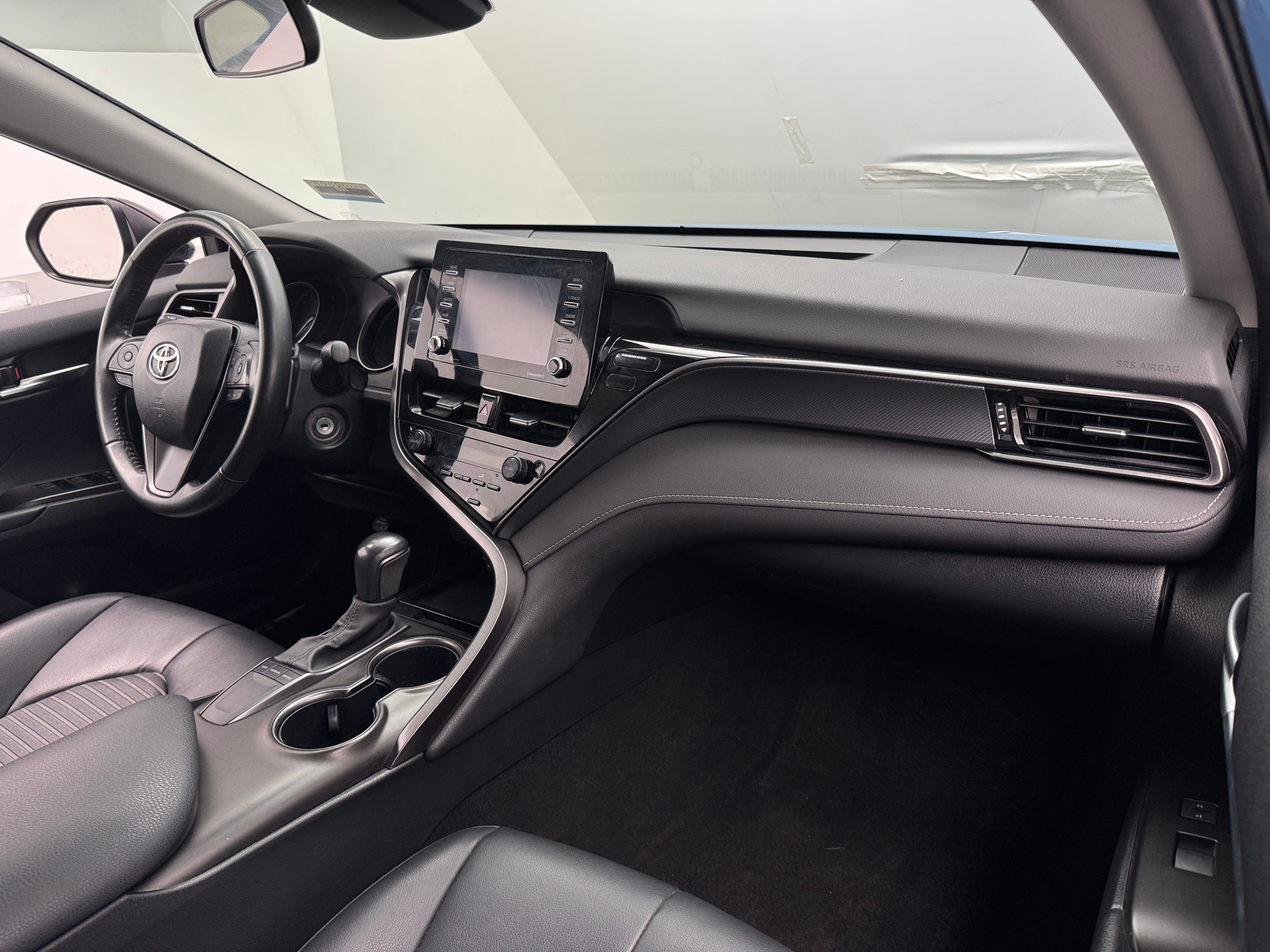 2023 Toyota Camry SE 2