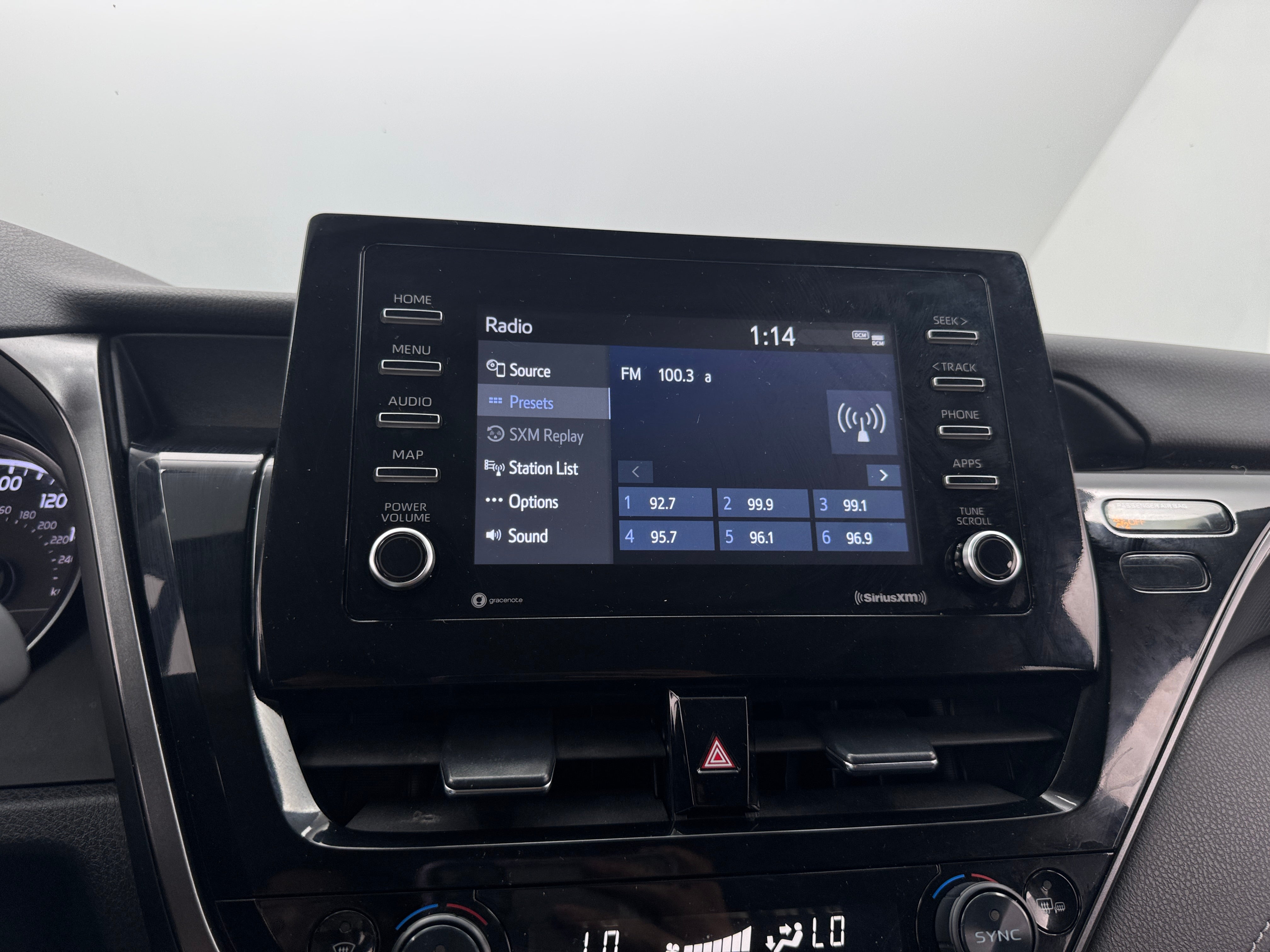 2023 Toyota Camry SE 3