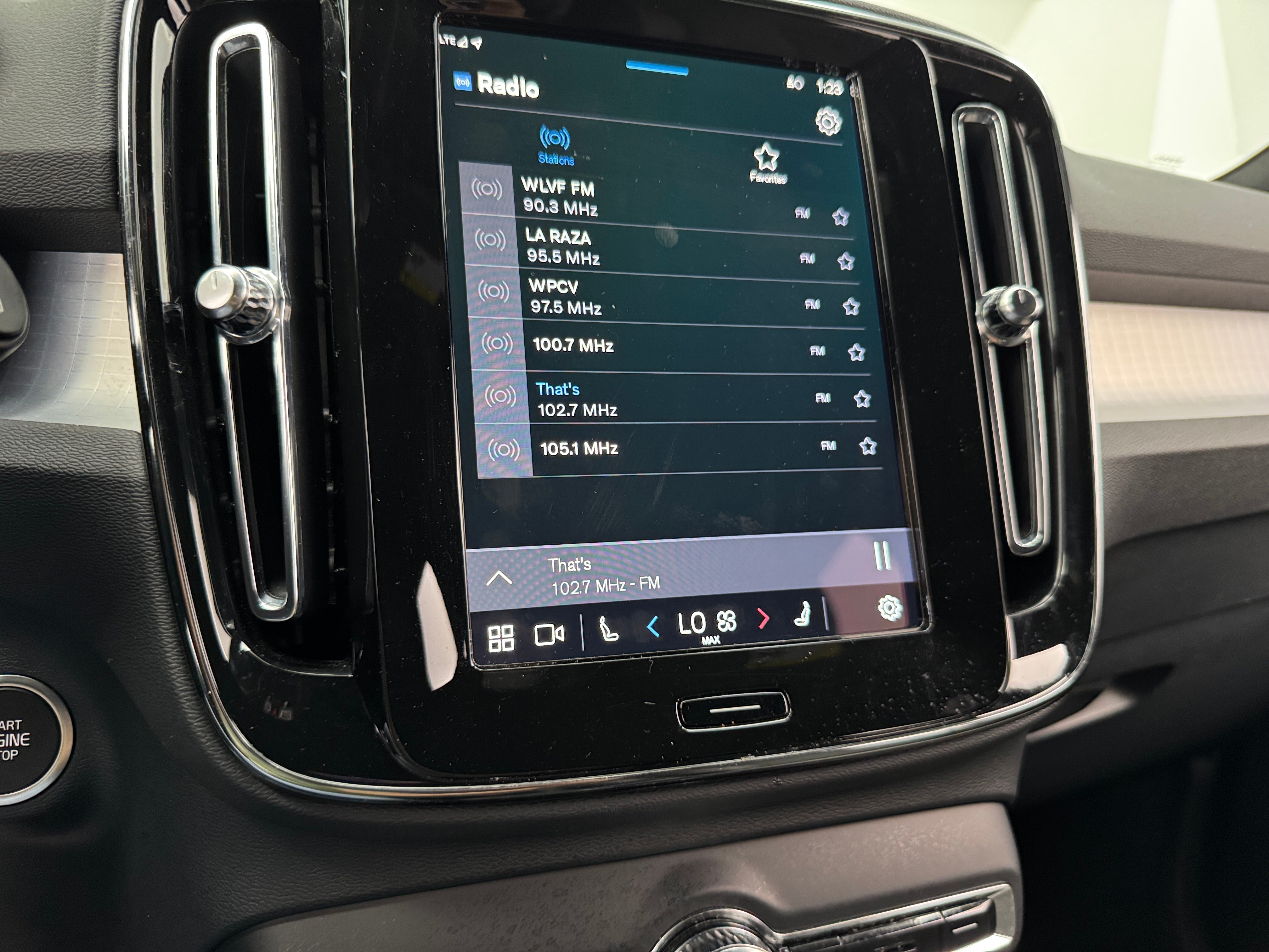 2024 Volvo XC40 B5 Core 4