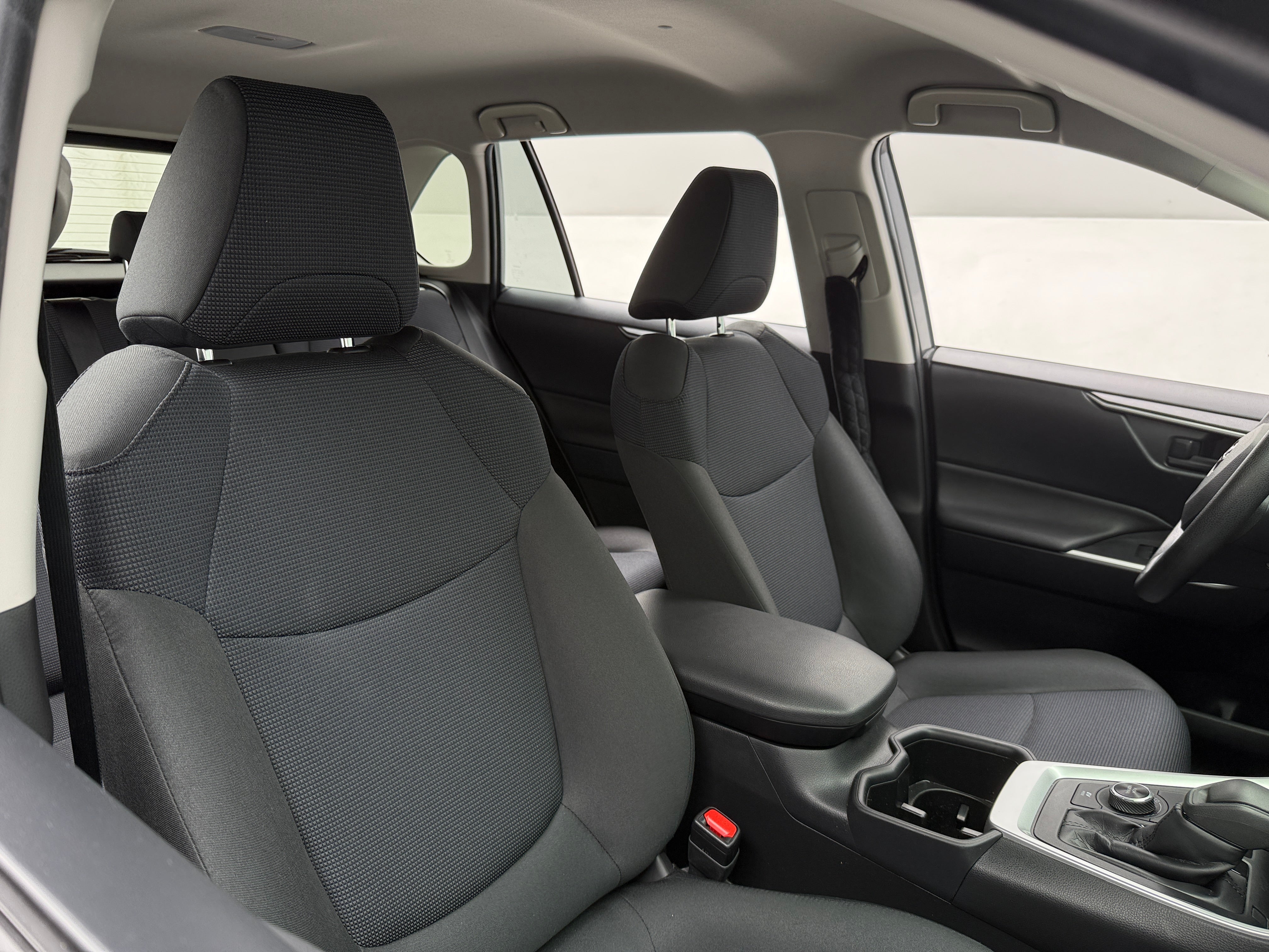 2023 Toyota RAV4 LE 2