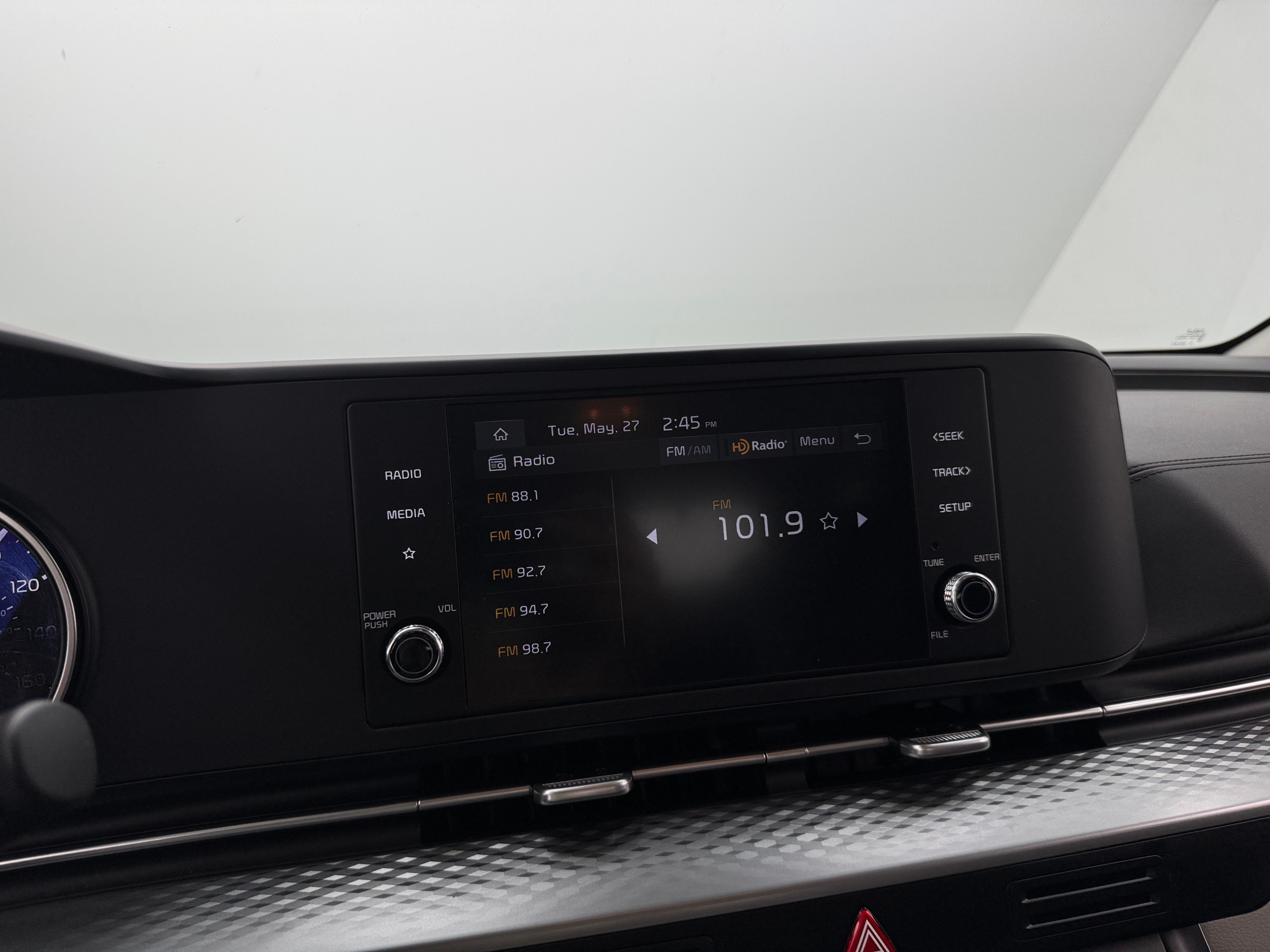 2024 Kia Carnival LX 3