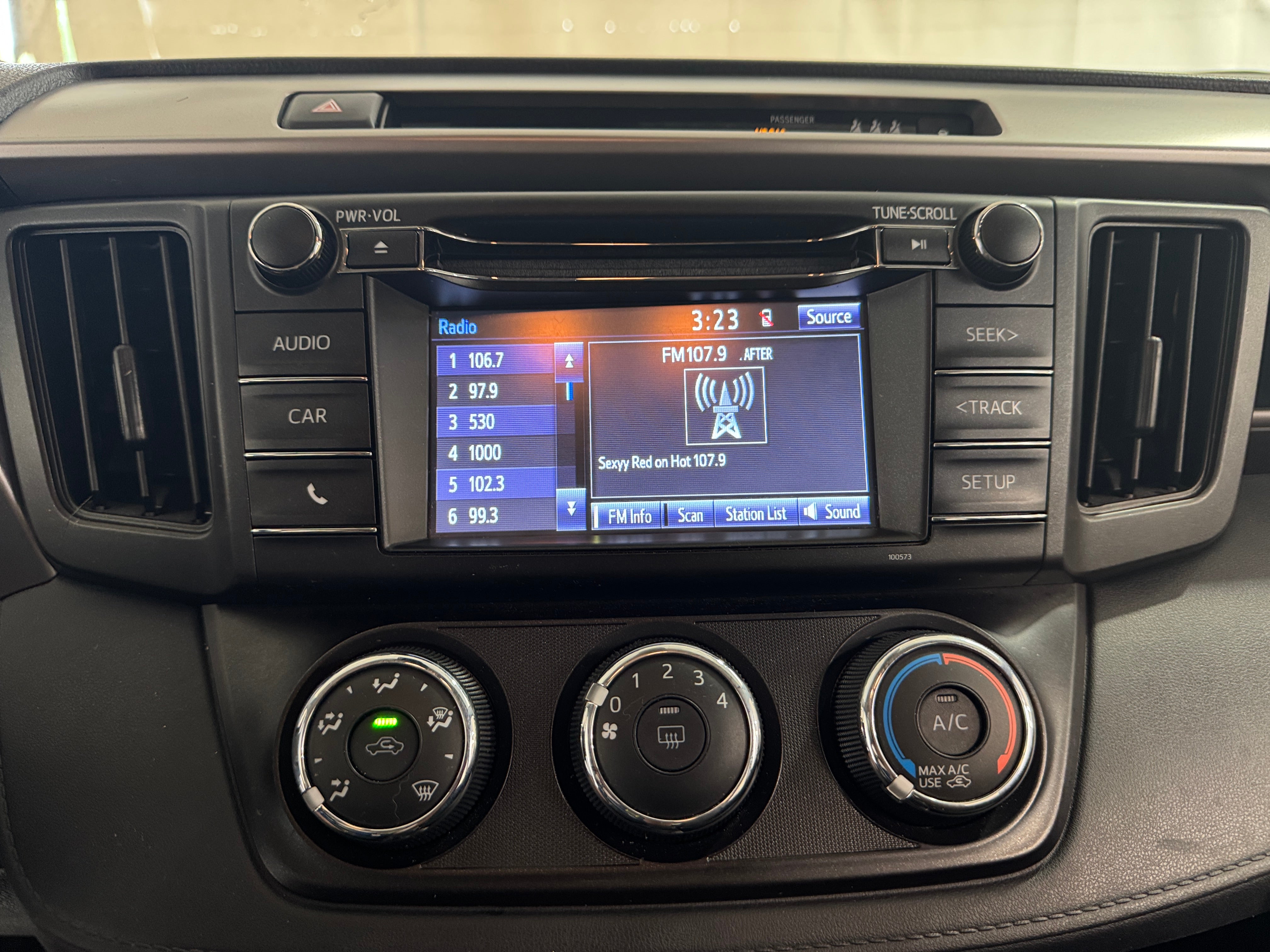2018 Toyota RAV4 LE 4