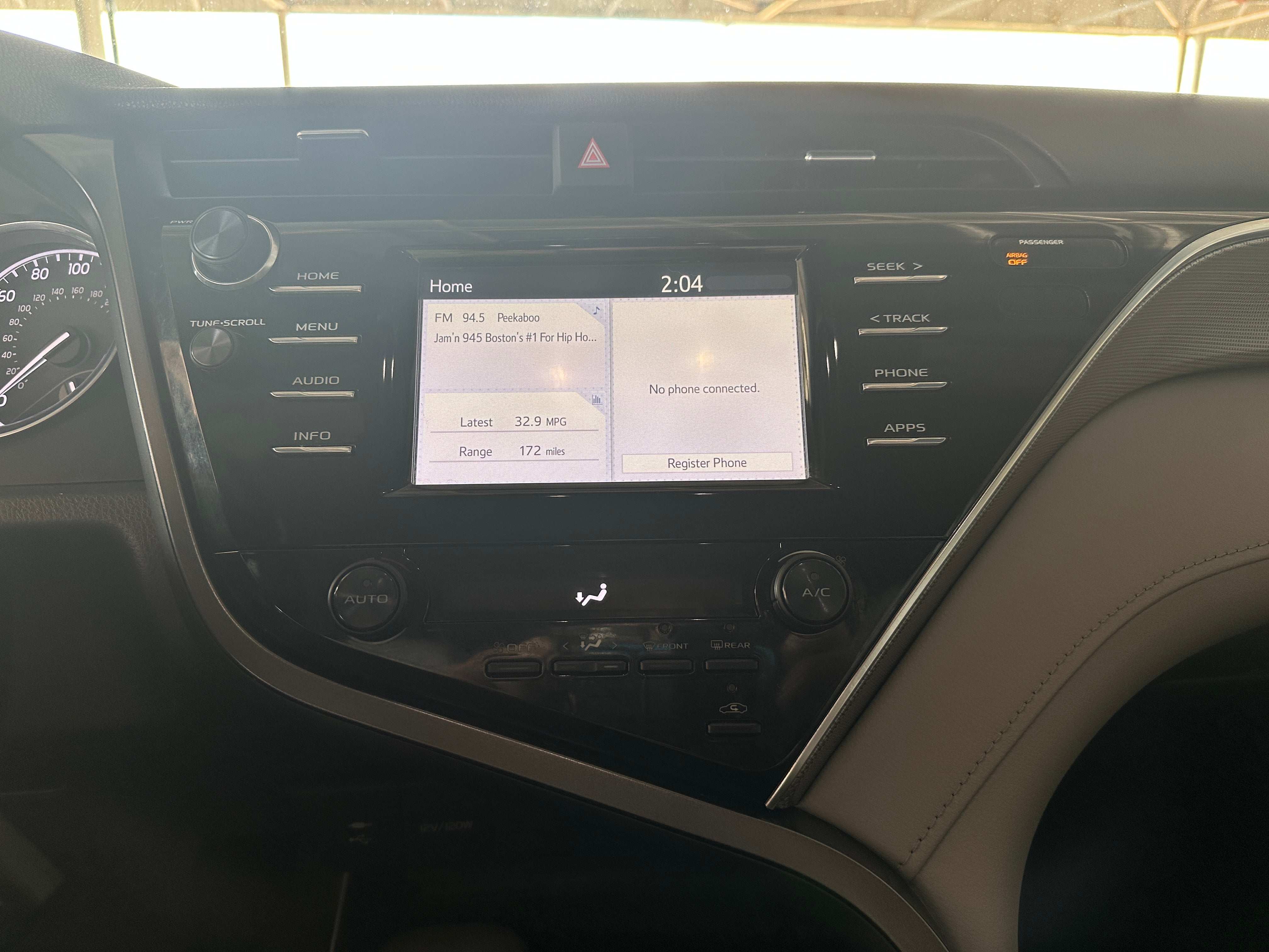 2018 Toyota Camry SE 3