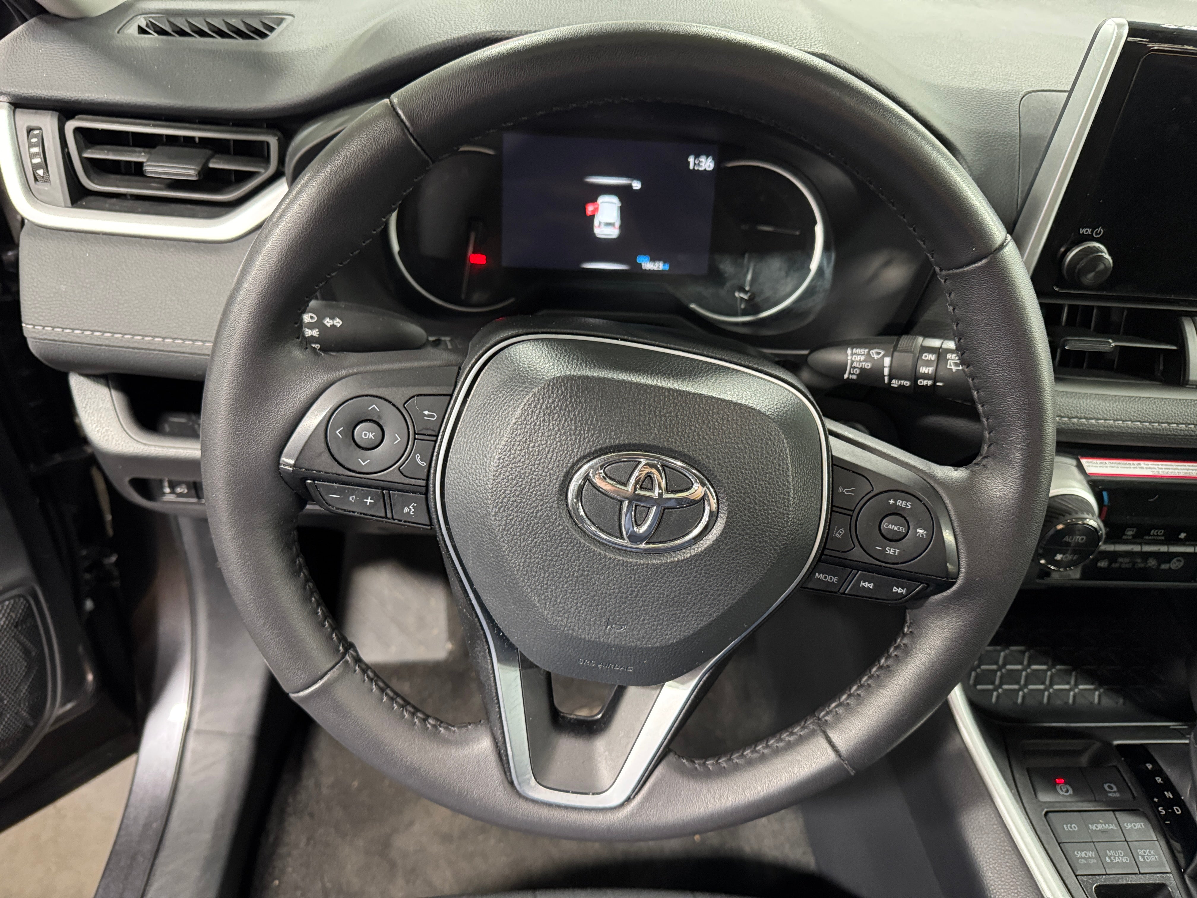 2024 Toyota RAV4 XLE 5