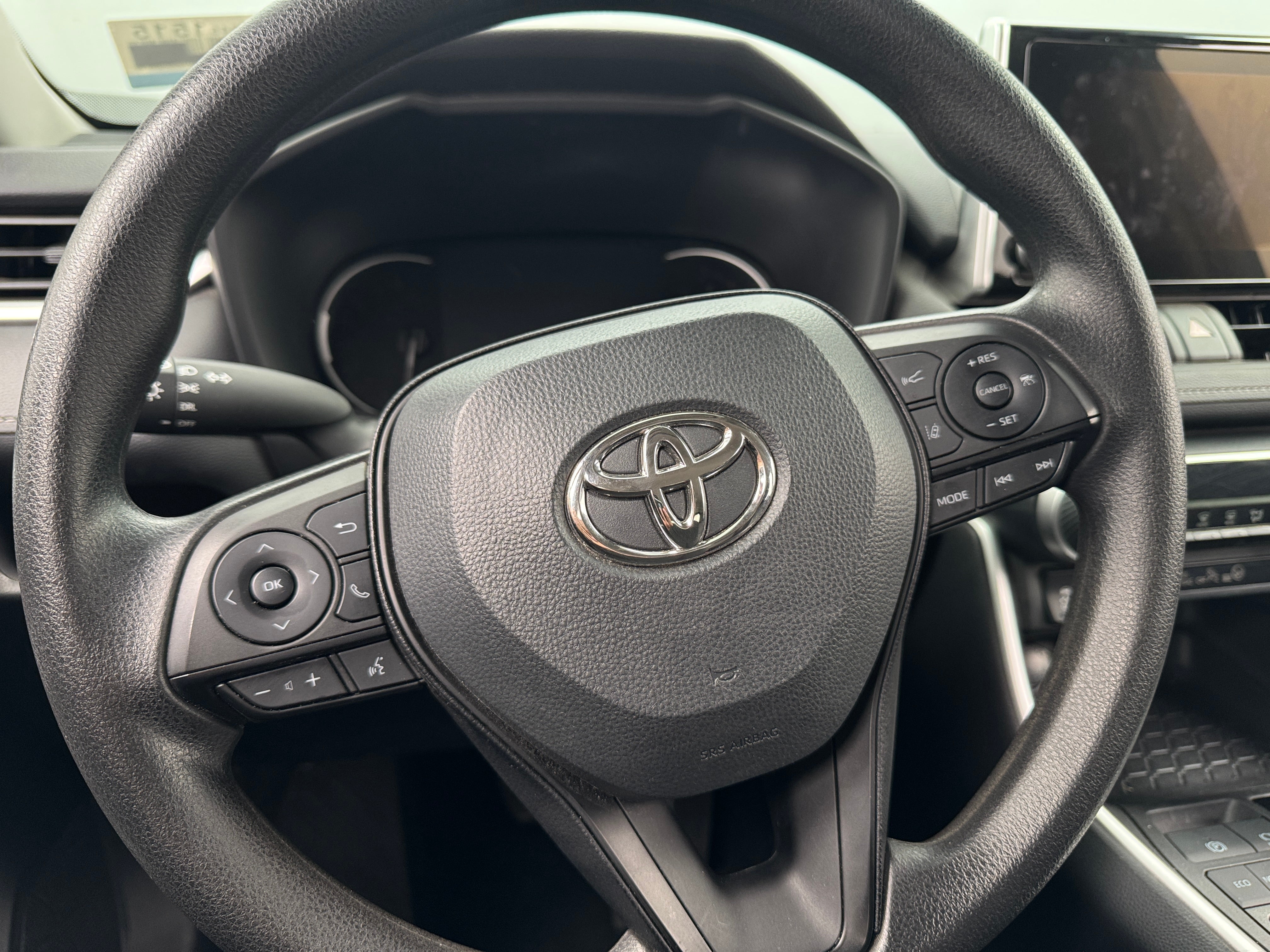 2023 Toyota RAV4 LE 5