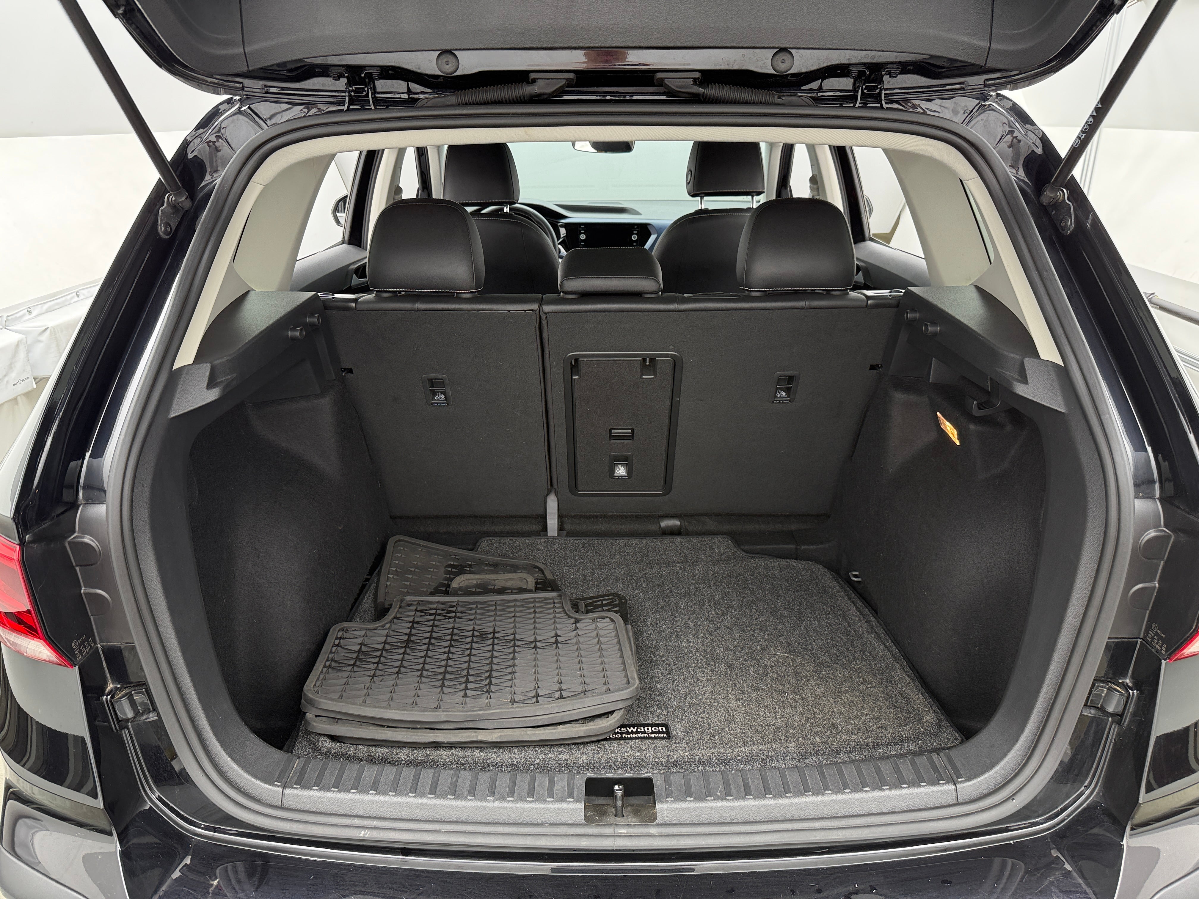 2023 Volkswagen Taos SE 6