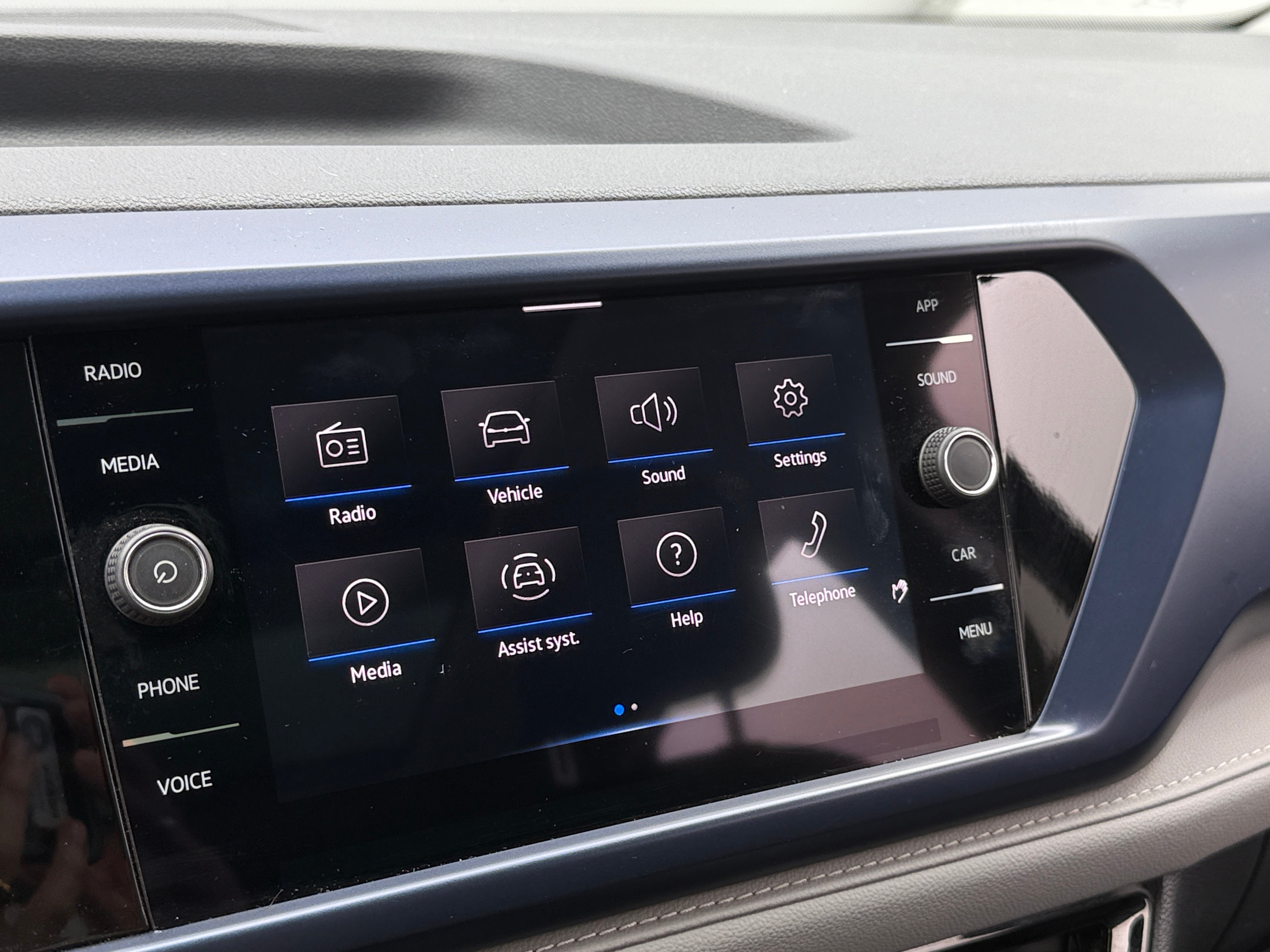 2023 Volkswagen Taos SE 3