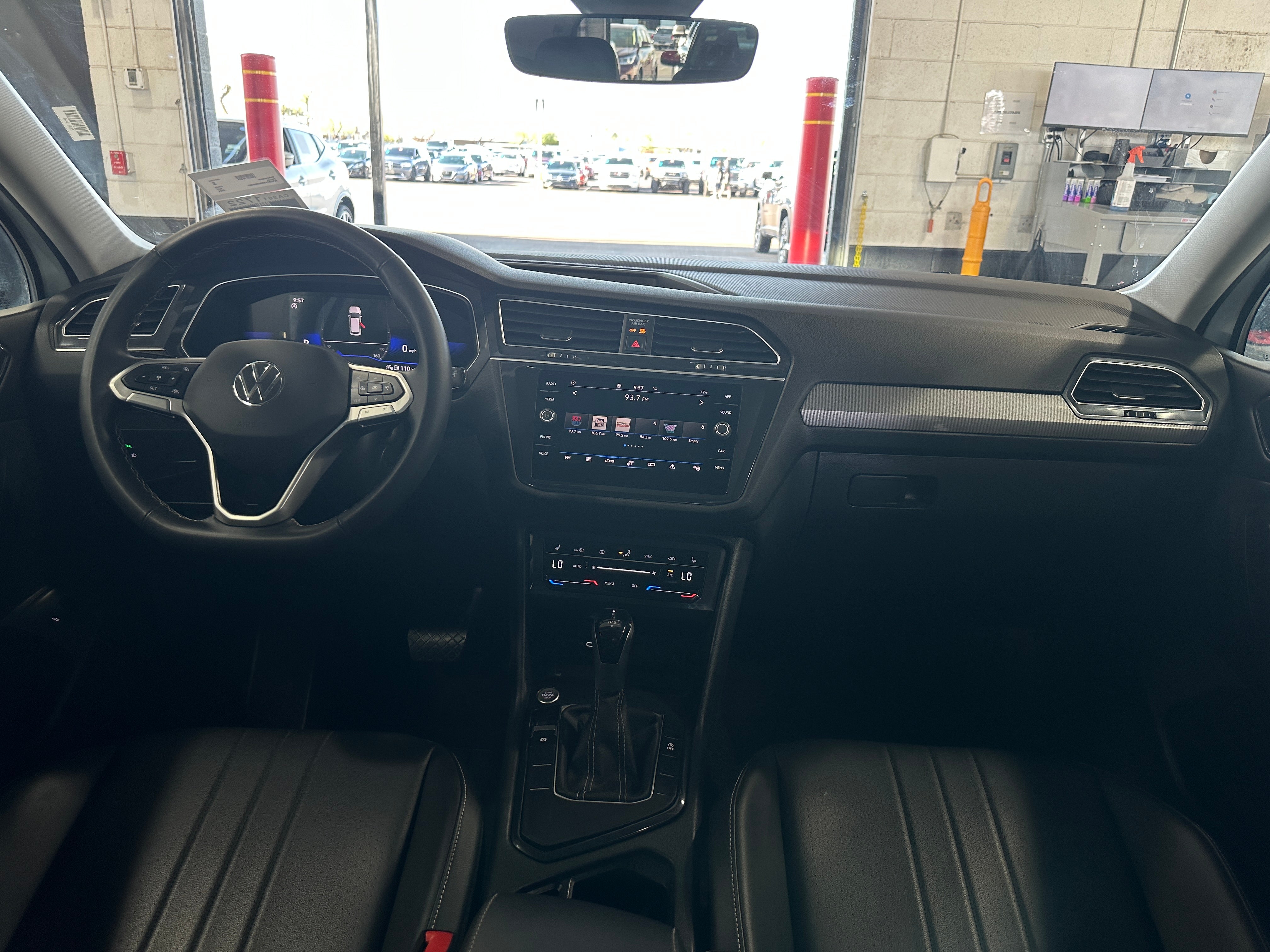 2024 Volkswagen Tiguan SE 2