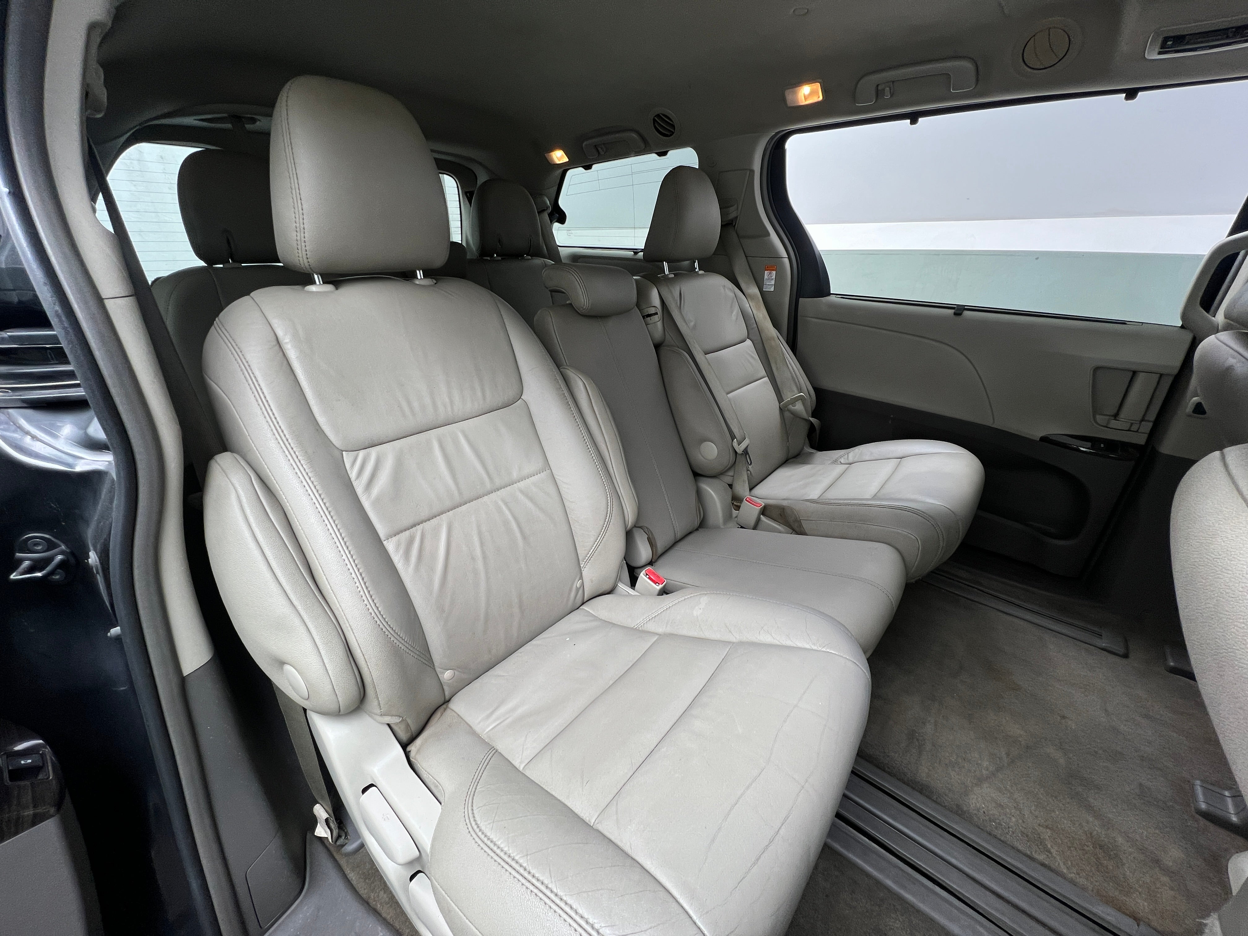 2016 Toyota Sienna XLE Premium 5