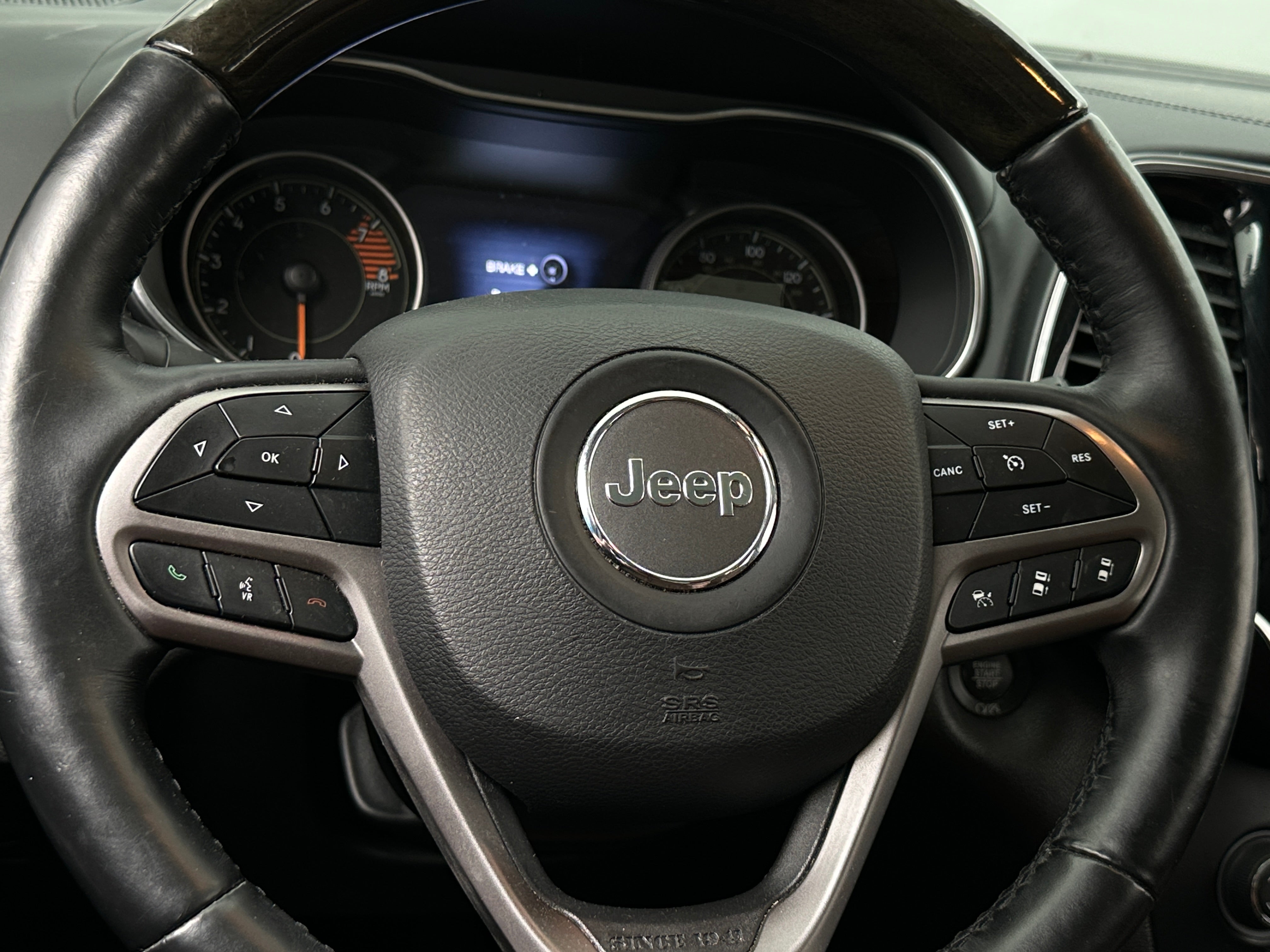 2019 Jeep Cherokee Overland 4