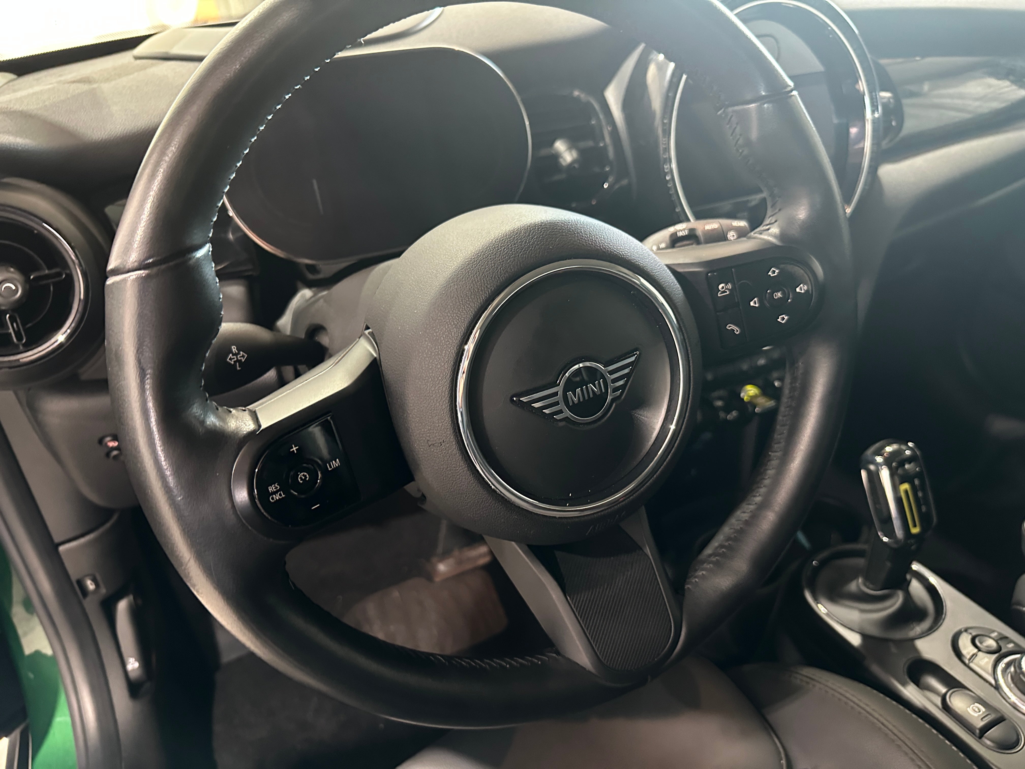 2022 MINI Cooper Hardtop SE 3