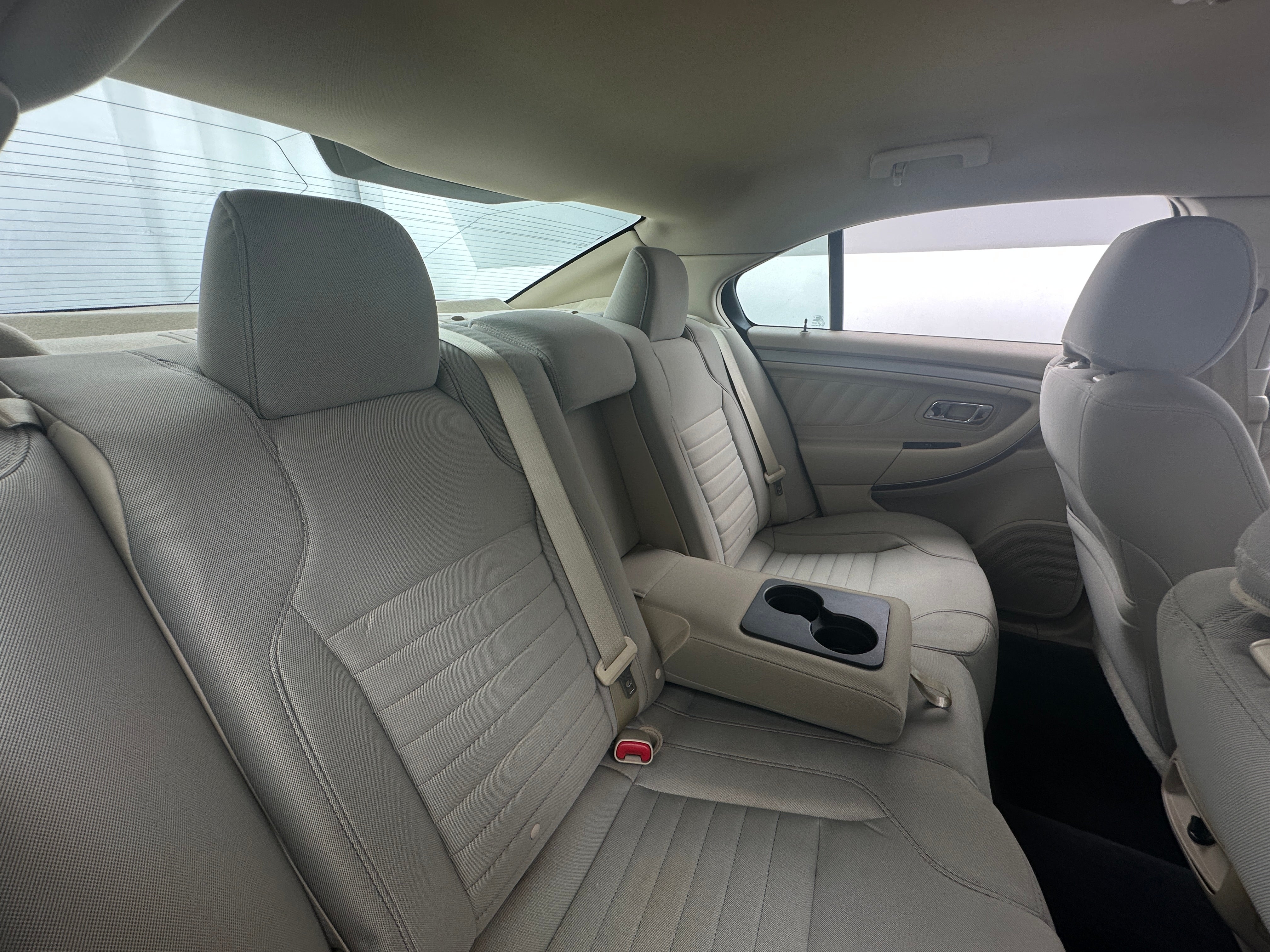 2018 Ford Taurus SE 6