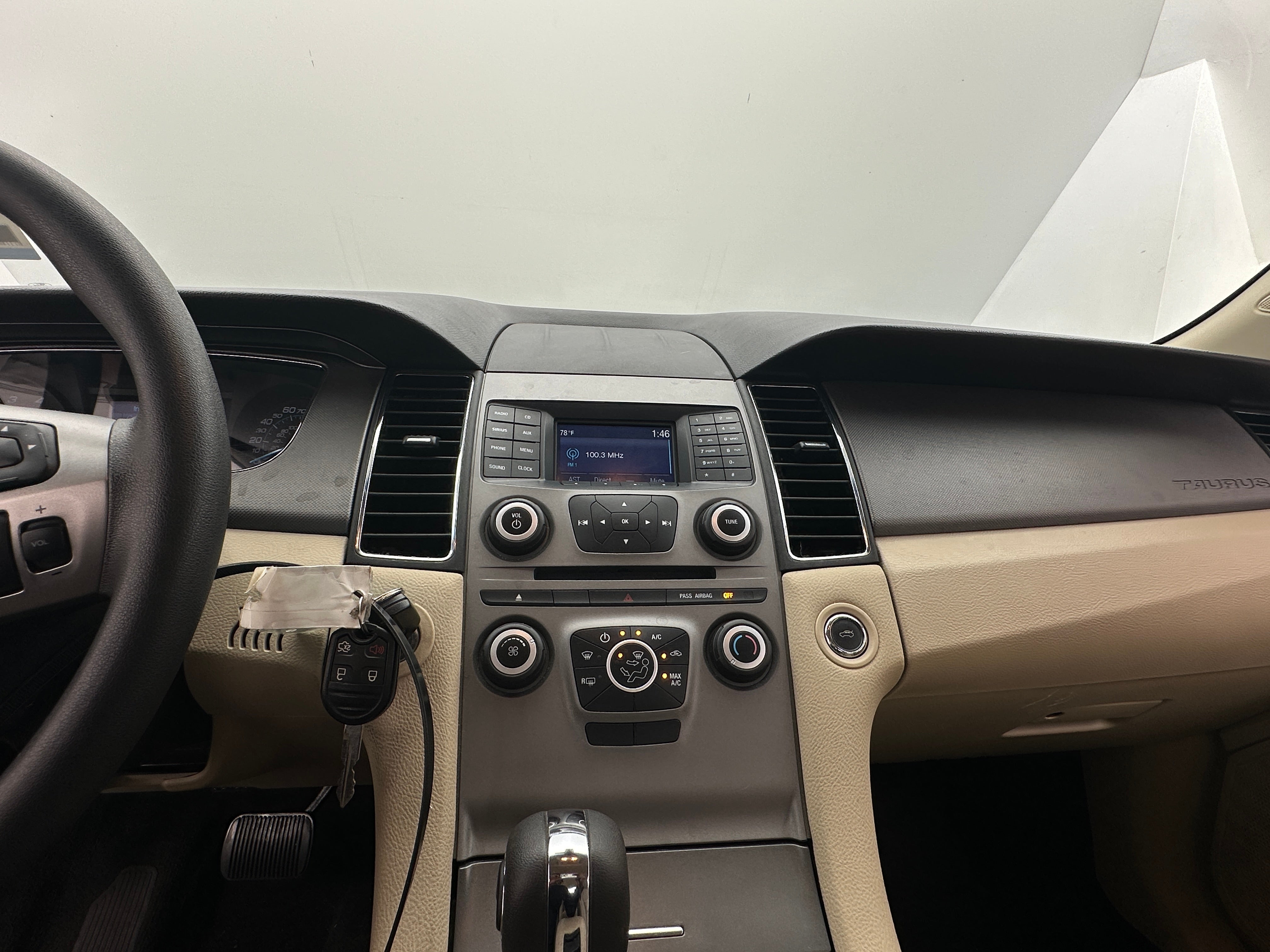 2018 Ford Taurus SE 4